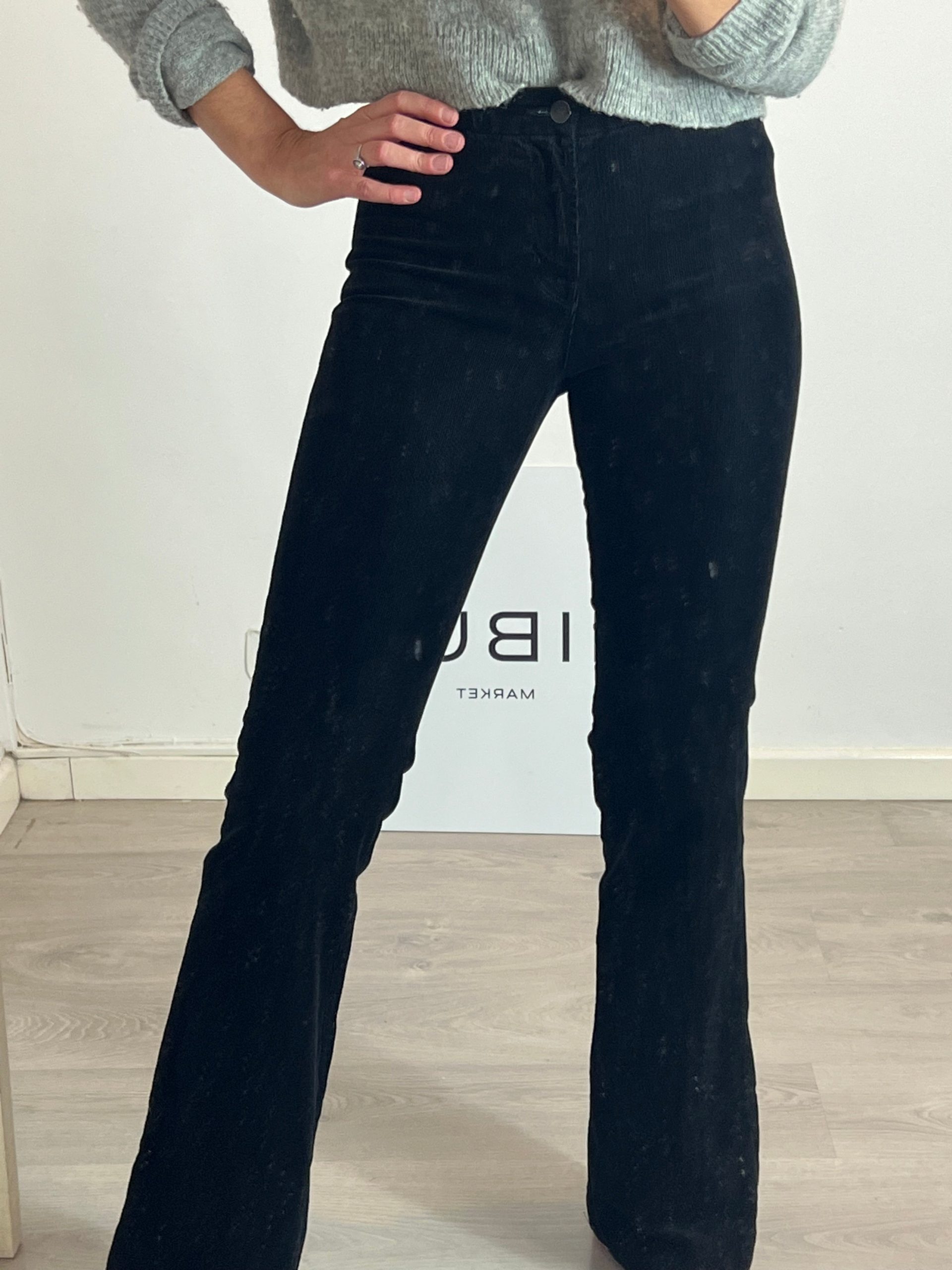 J BRAND. Pantalón pana negro T.25(34)