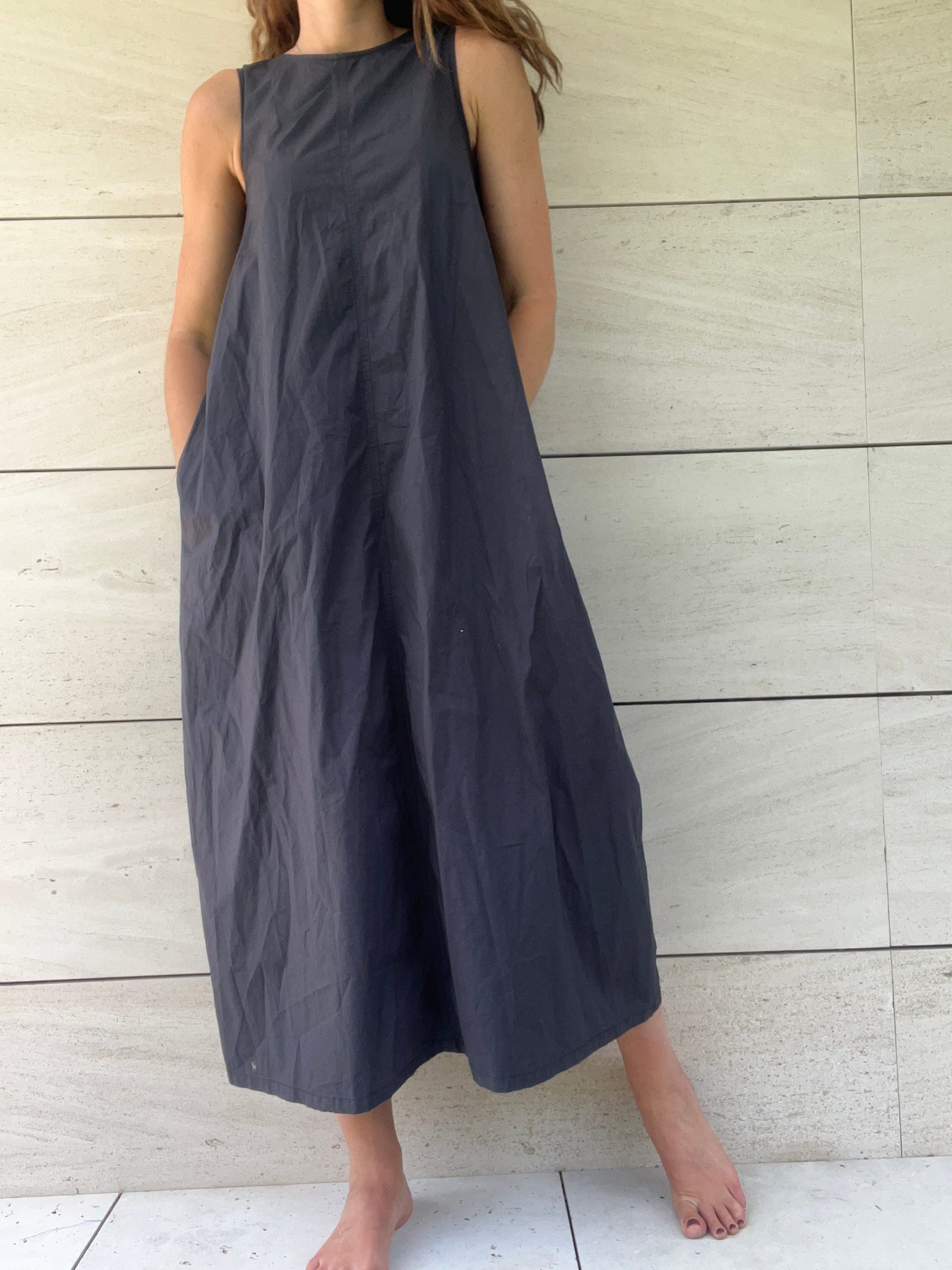 COS. Vestido largo gris T.36
