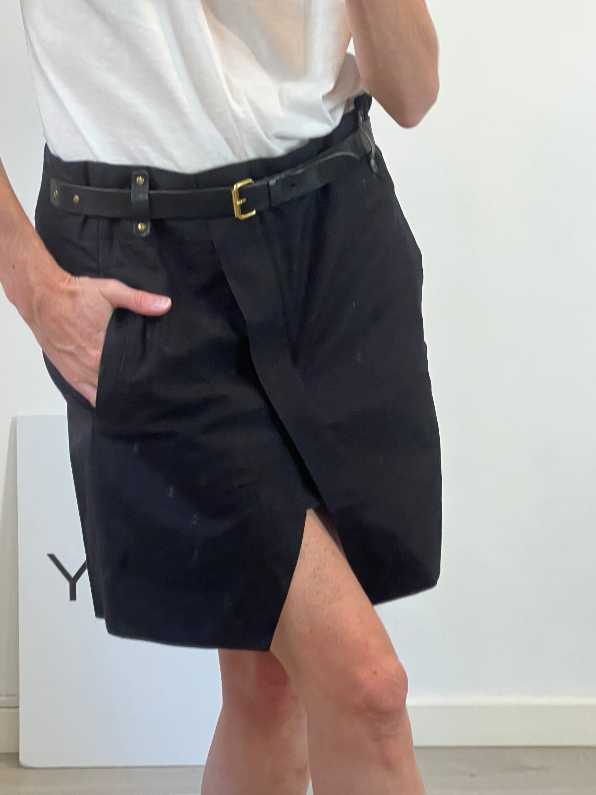 ISABEL MARANT. Falda negra cruzada T.40