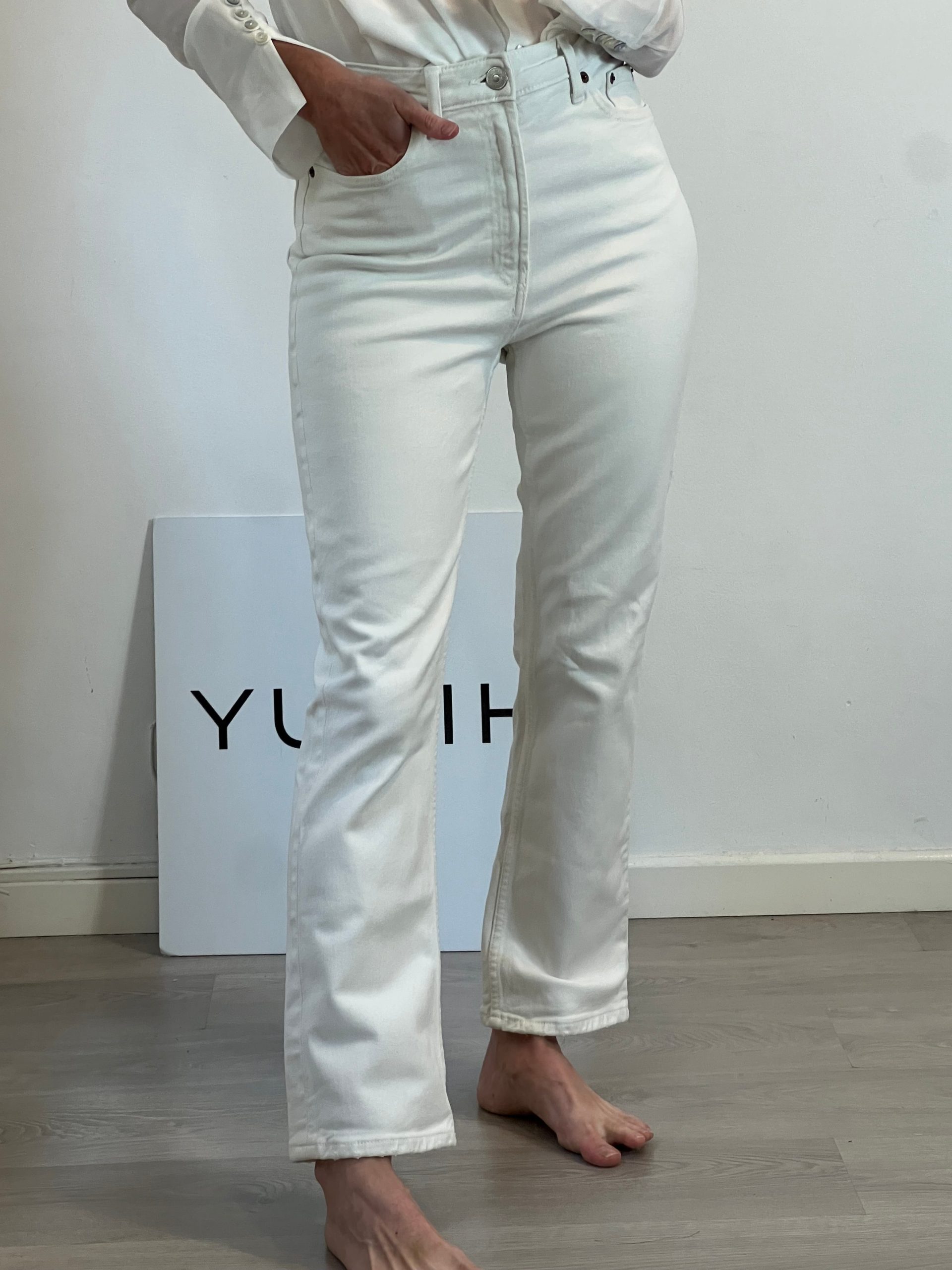 ZARA. Pantalón recto blanco T.38