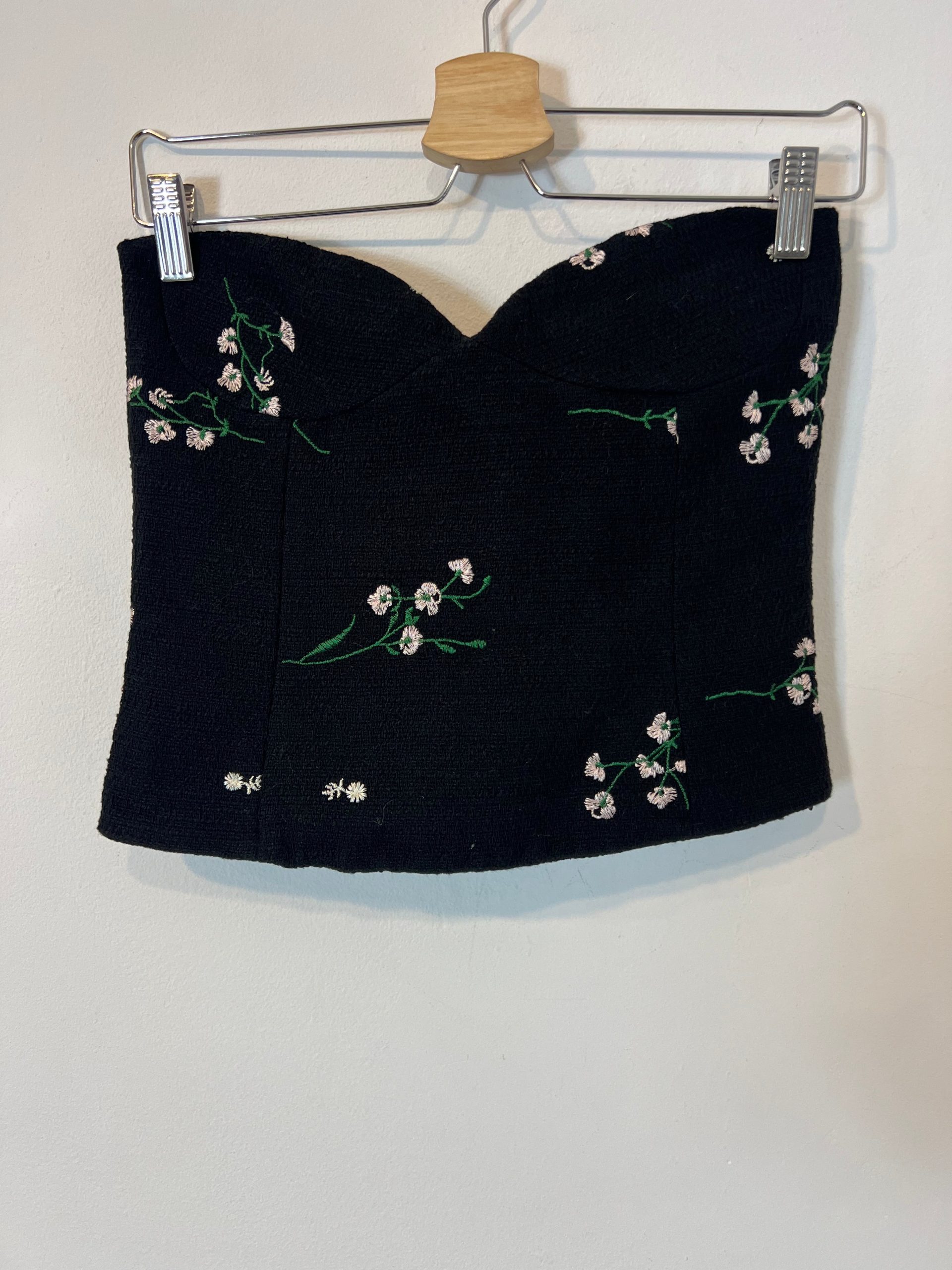 ZARA. Top palabra de honor bordados. T XS