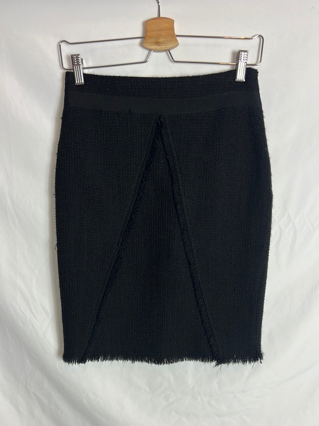 PEDRO DEL HIERRO. Falda negra lana detalle. T 38