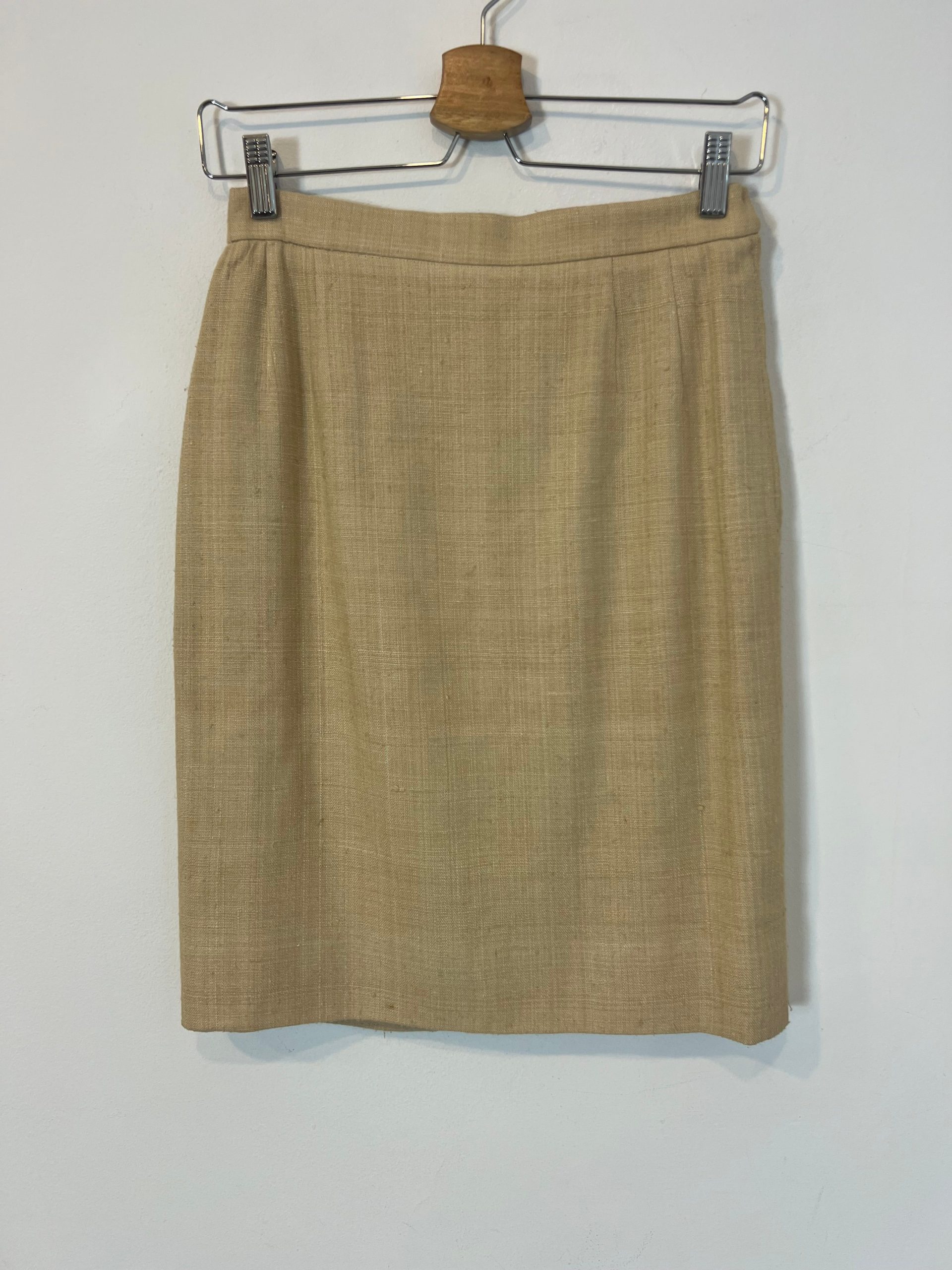 VALENTINO BOUTIQUE. Falda beige textura. T 10 ( XS)