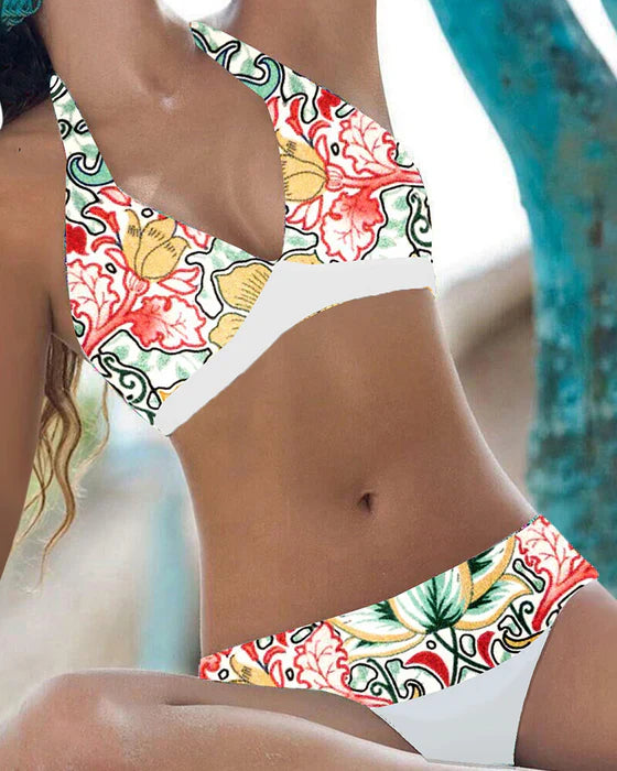 Aluna – Bikini Floral y Audaz