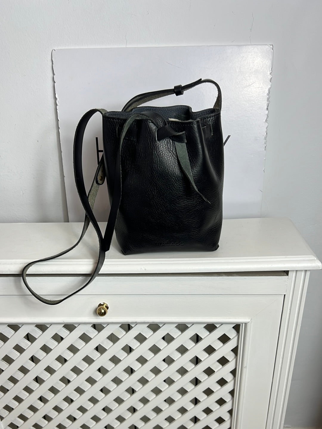 WASACS. Bolso negro piel estilo saco mini
