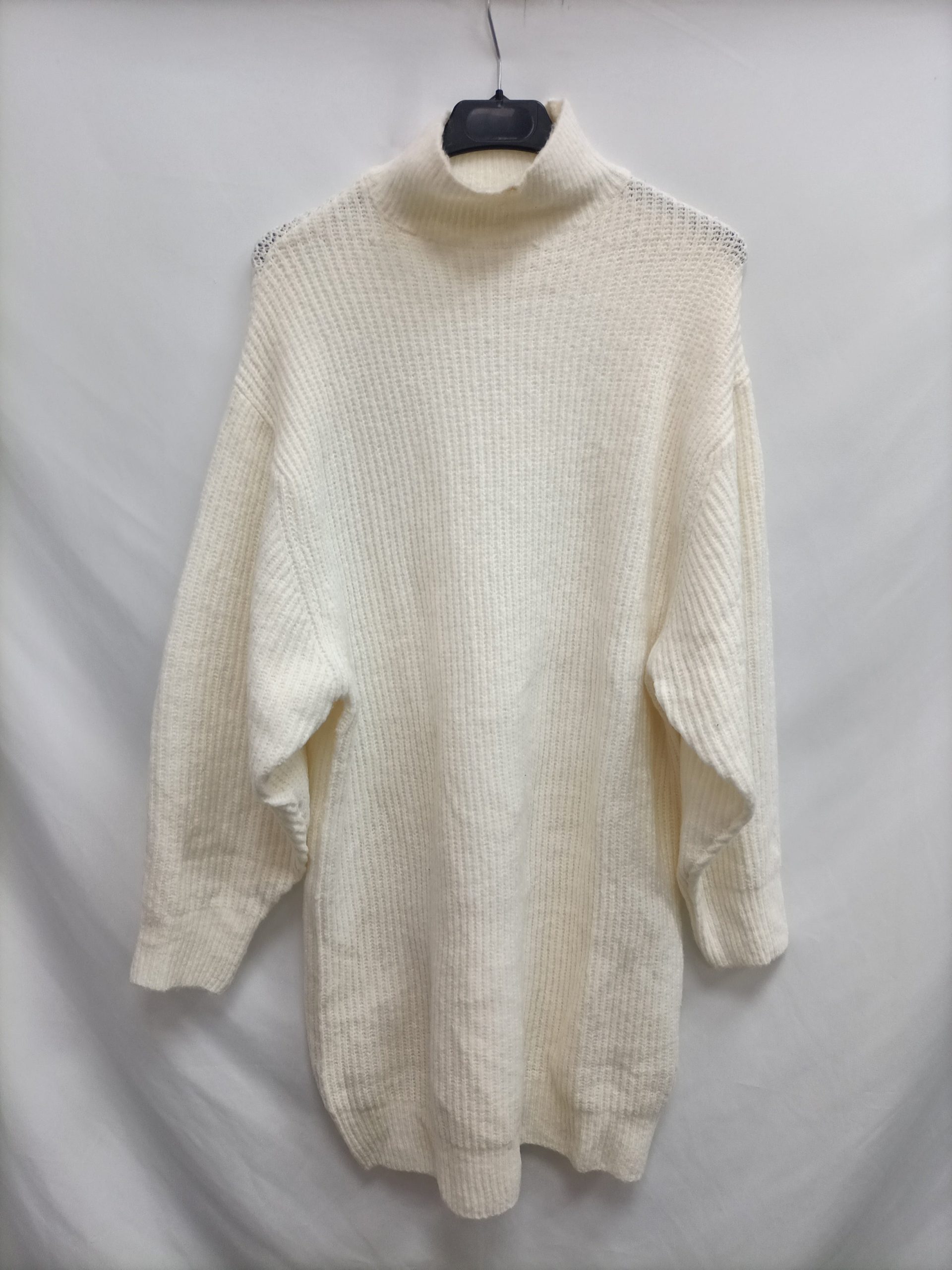 BERSHKA. Vestido punto crudo T.xs/s