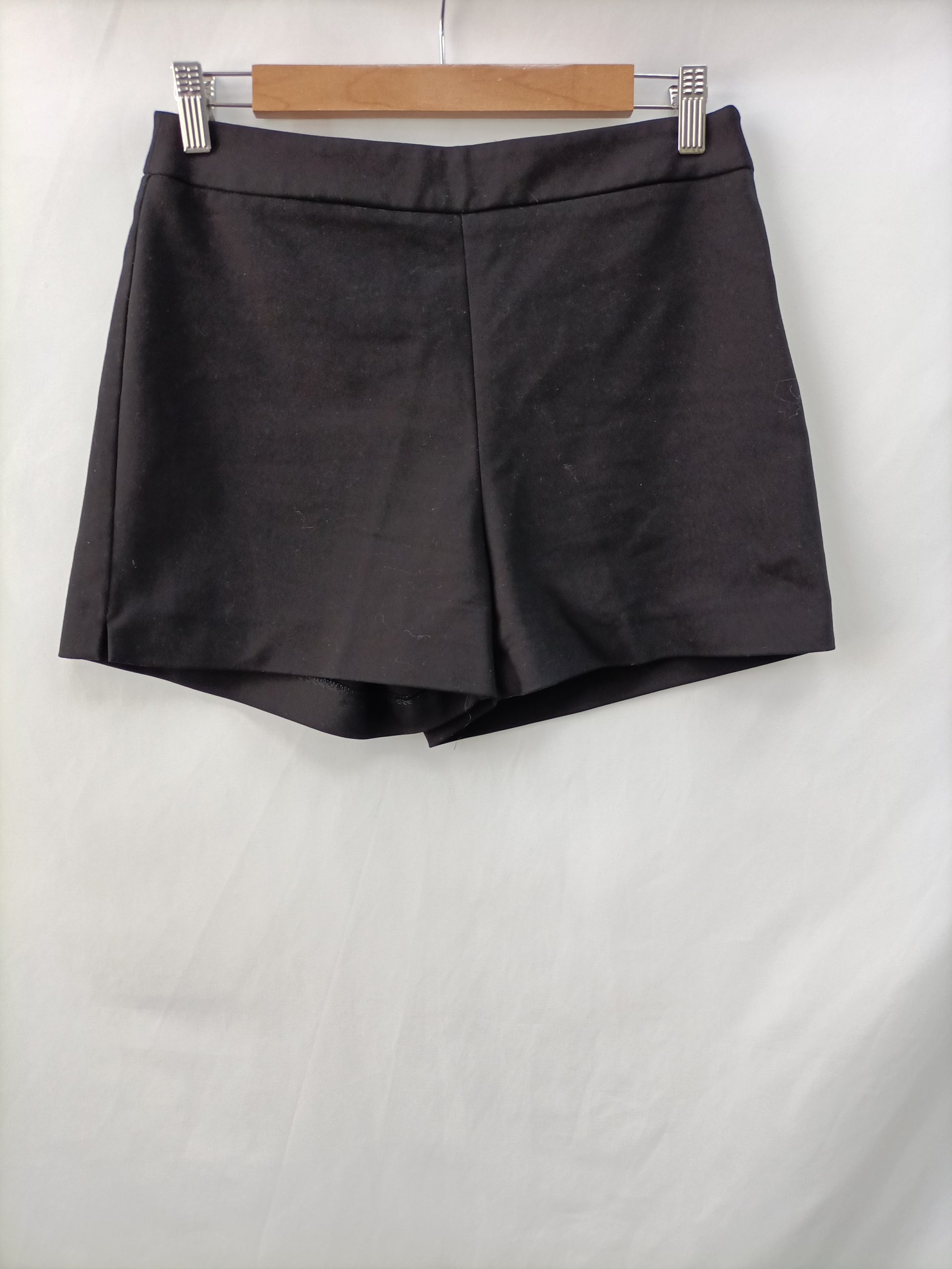 ZARA. Shorts negro de vestir T.m