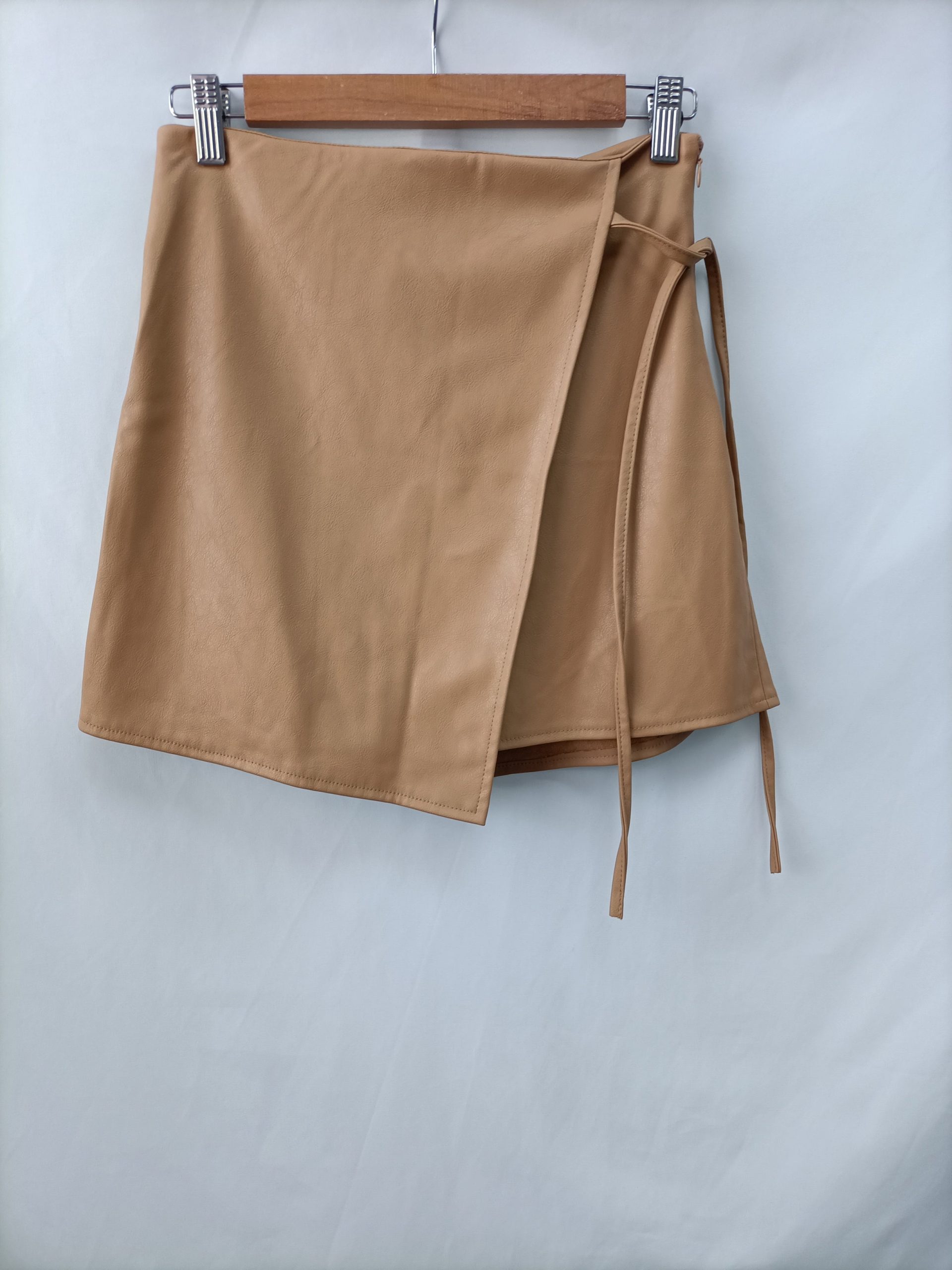 ZARA. Falda pantalón polipiel T.