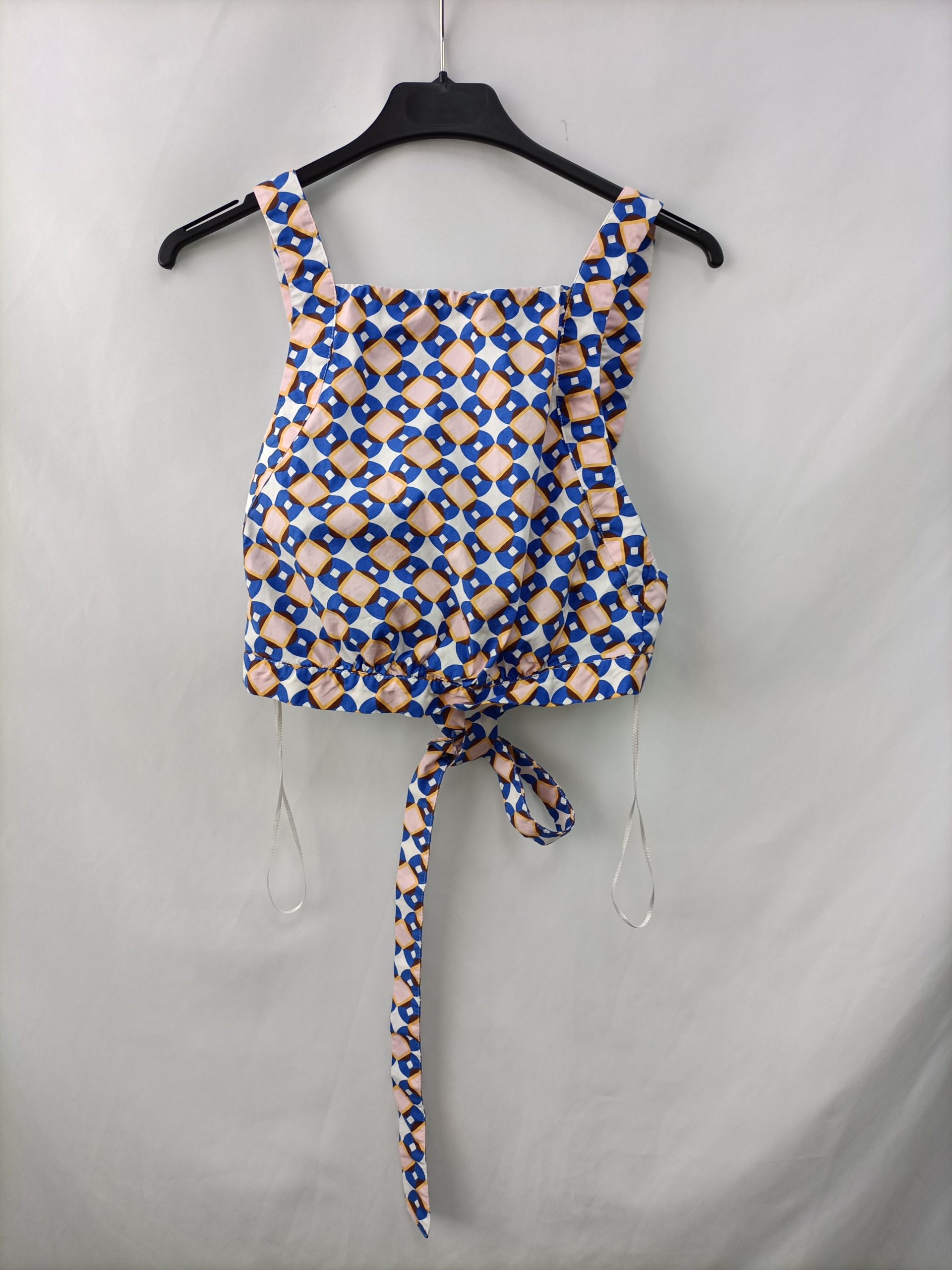 ZARA. Croptop reto T.xs