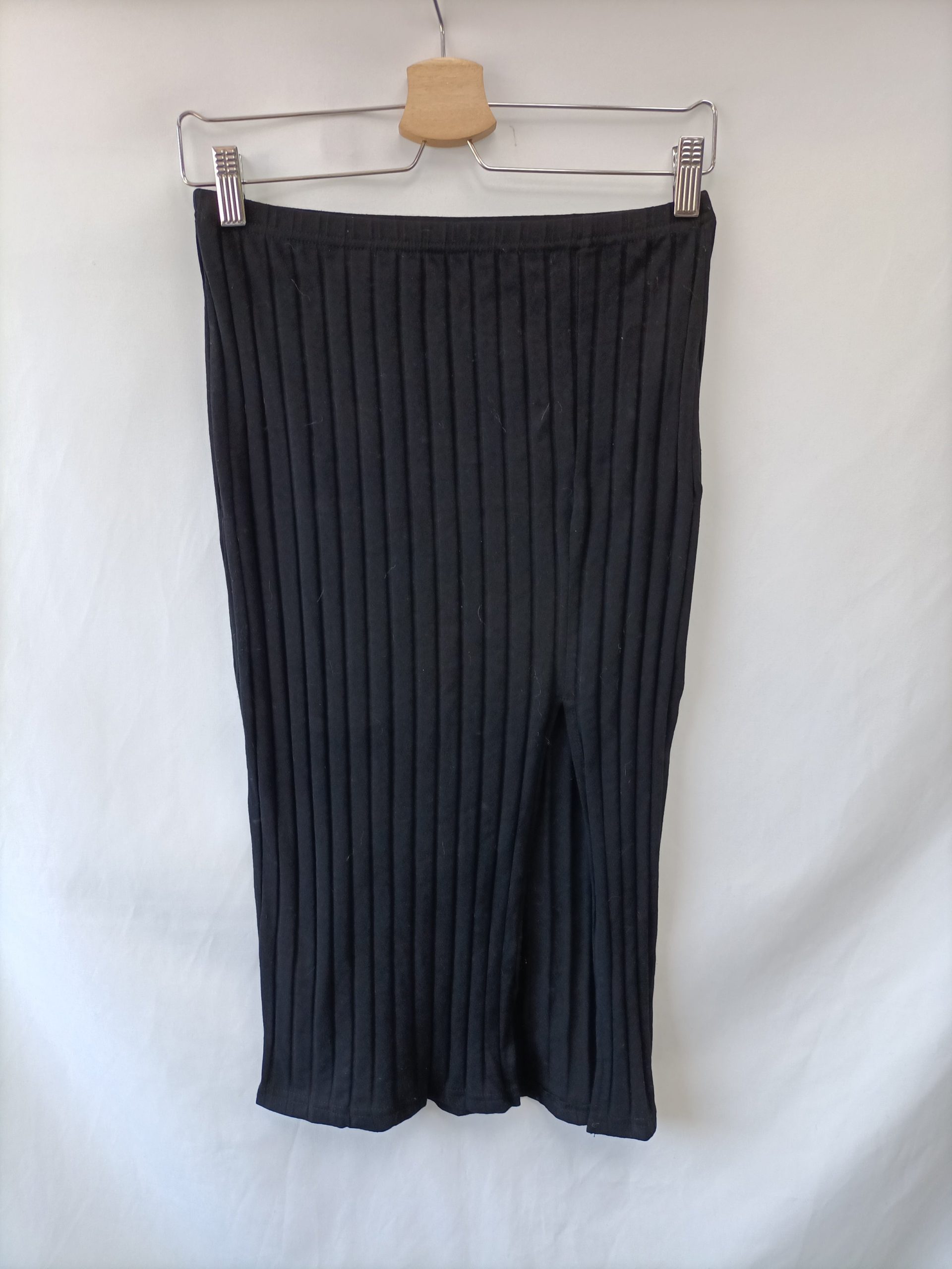 SHEIN. Falda negra canalé T.m