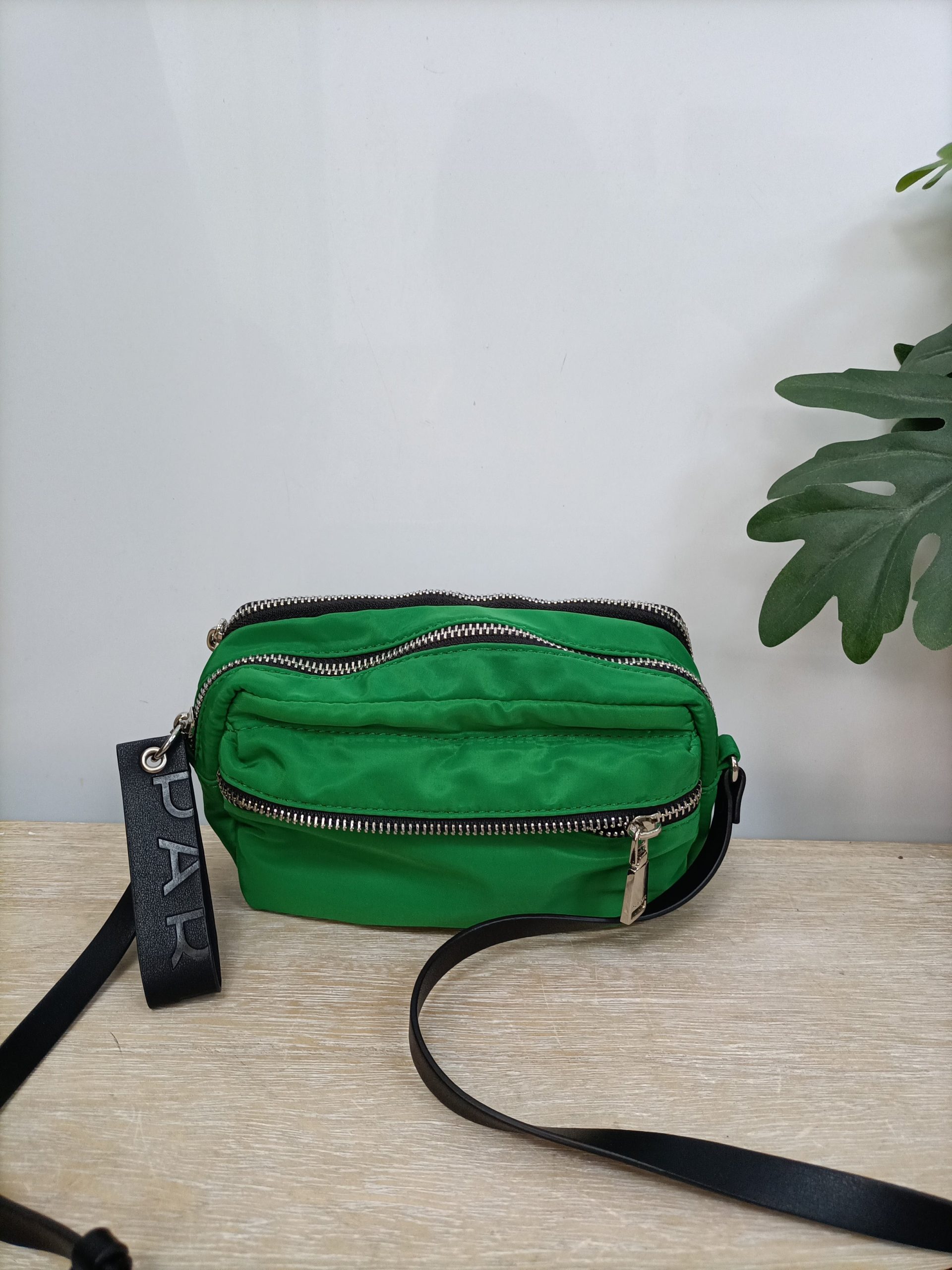 PARFOIS. Bolso lona verde Tu
