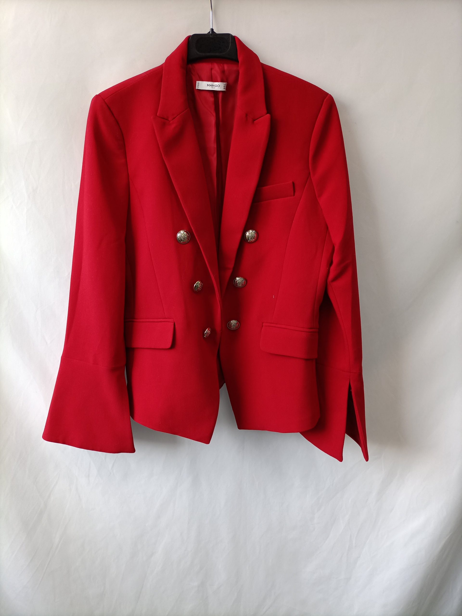 MANGO. Blazer roja botones T.l
