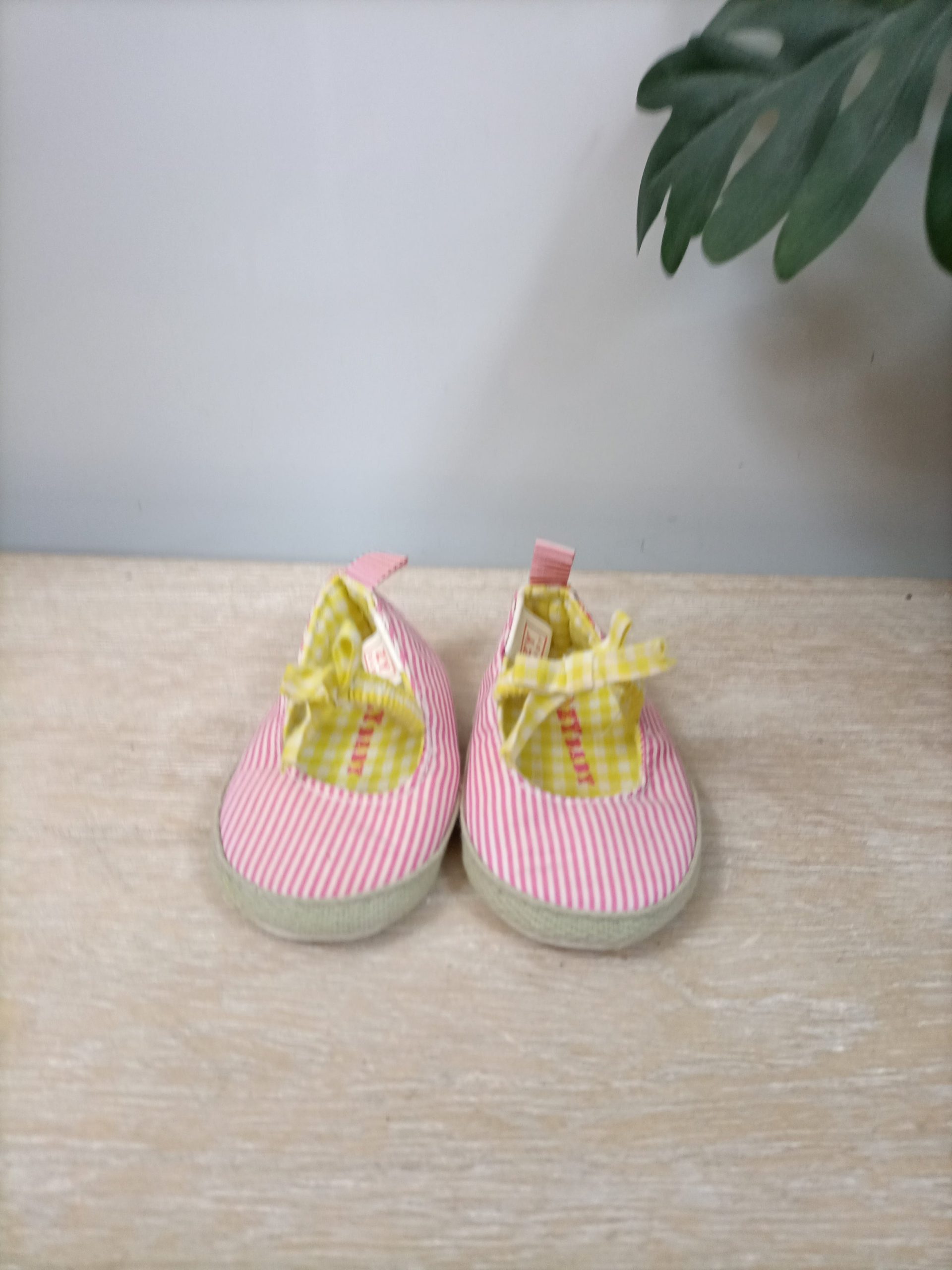 ZY BABY. Alpargatas rayas T.14