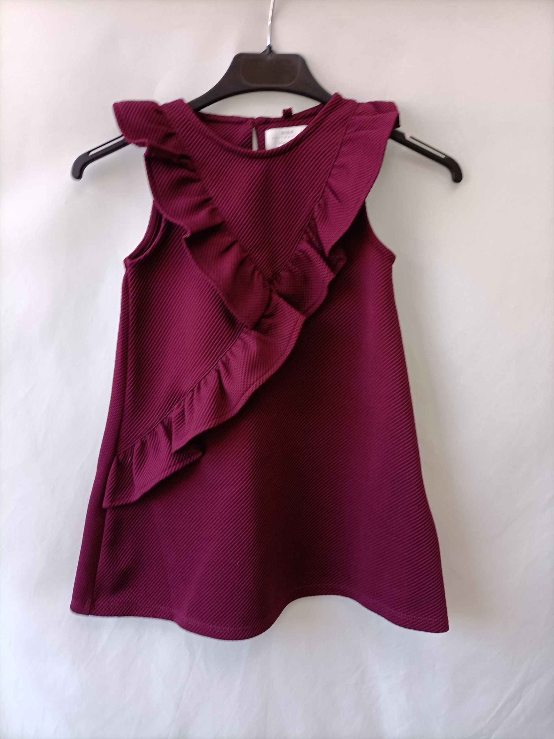 EL CORTE INGLÉS. Vestido burdeos T.5/6 A