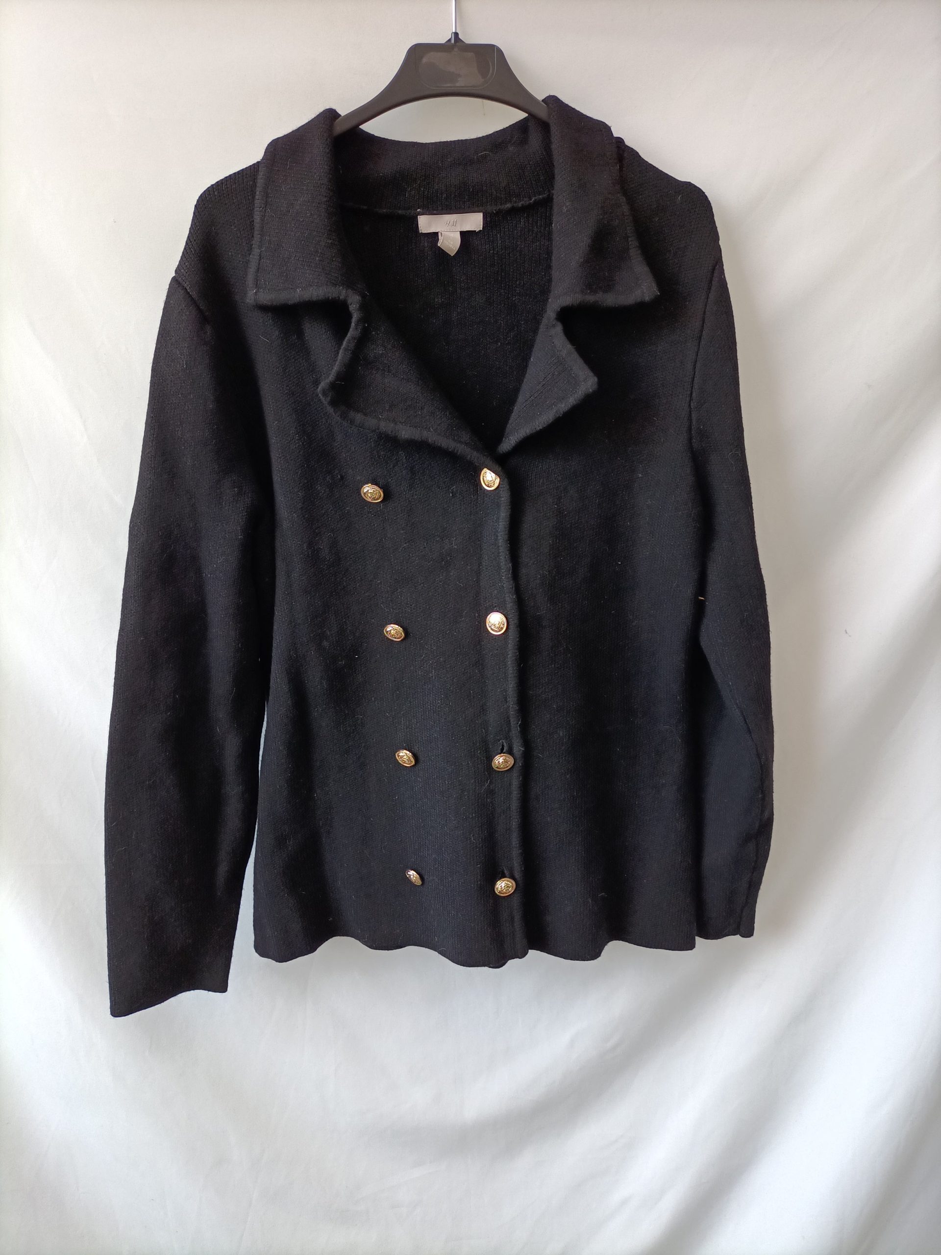 H&M. Cárdigan negro punto T.l