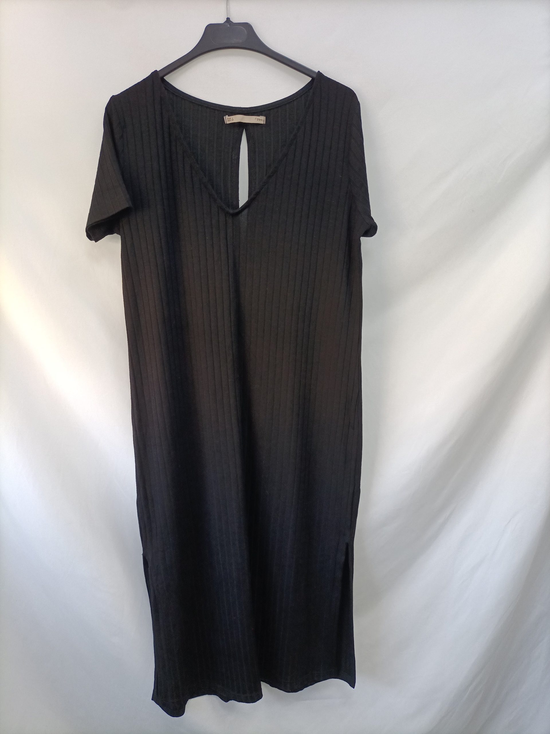 SFERA. Vestido negro canalé T.l