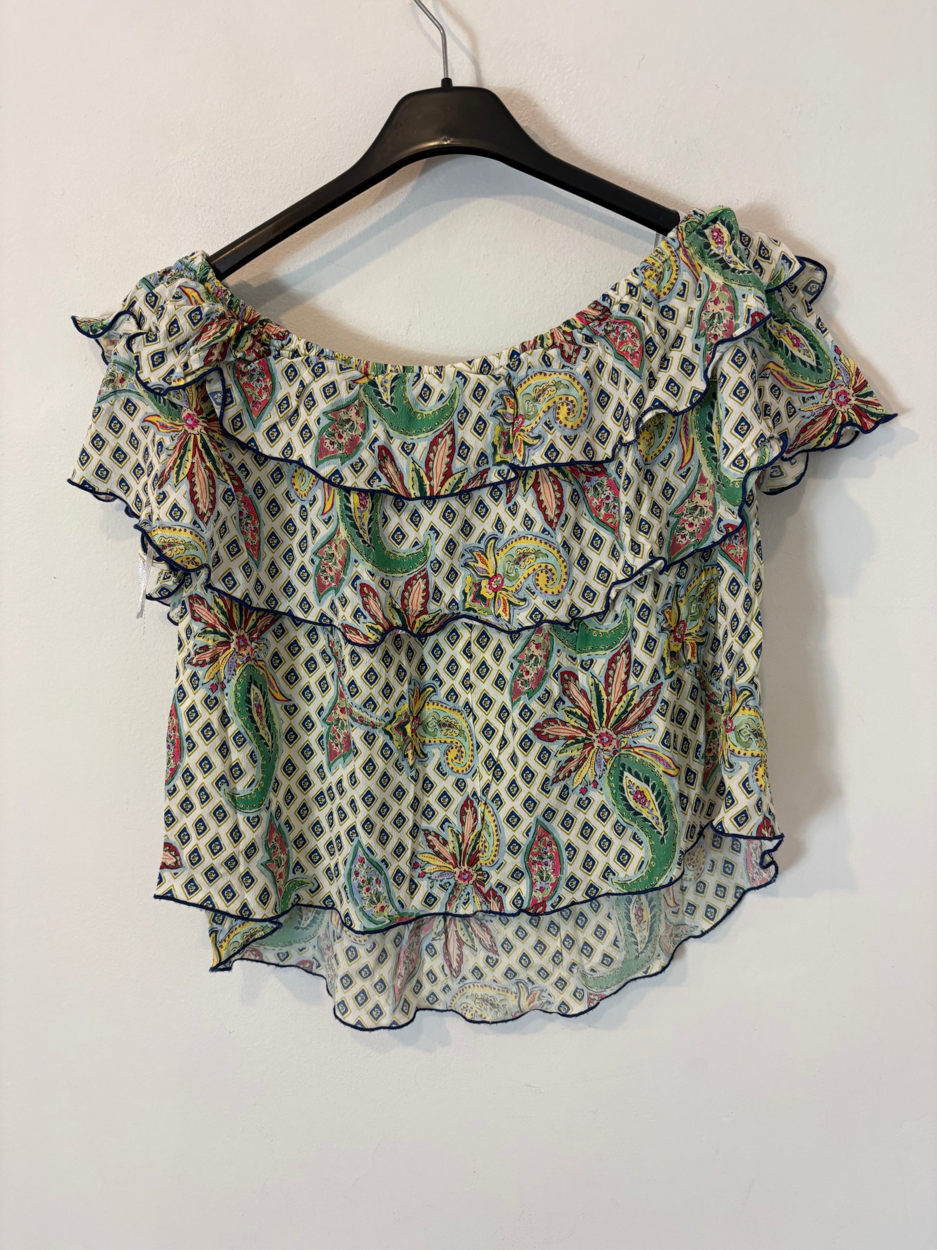 ZARA. Top volantes estampado. T S