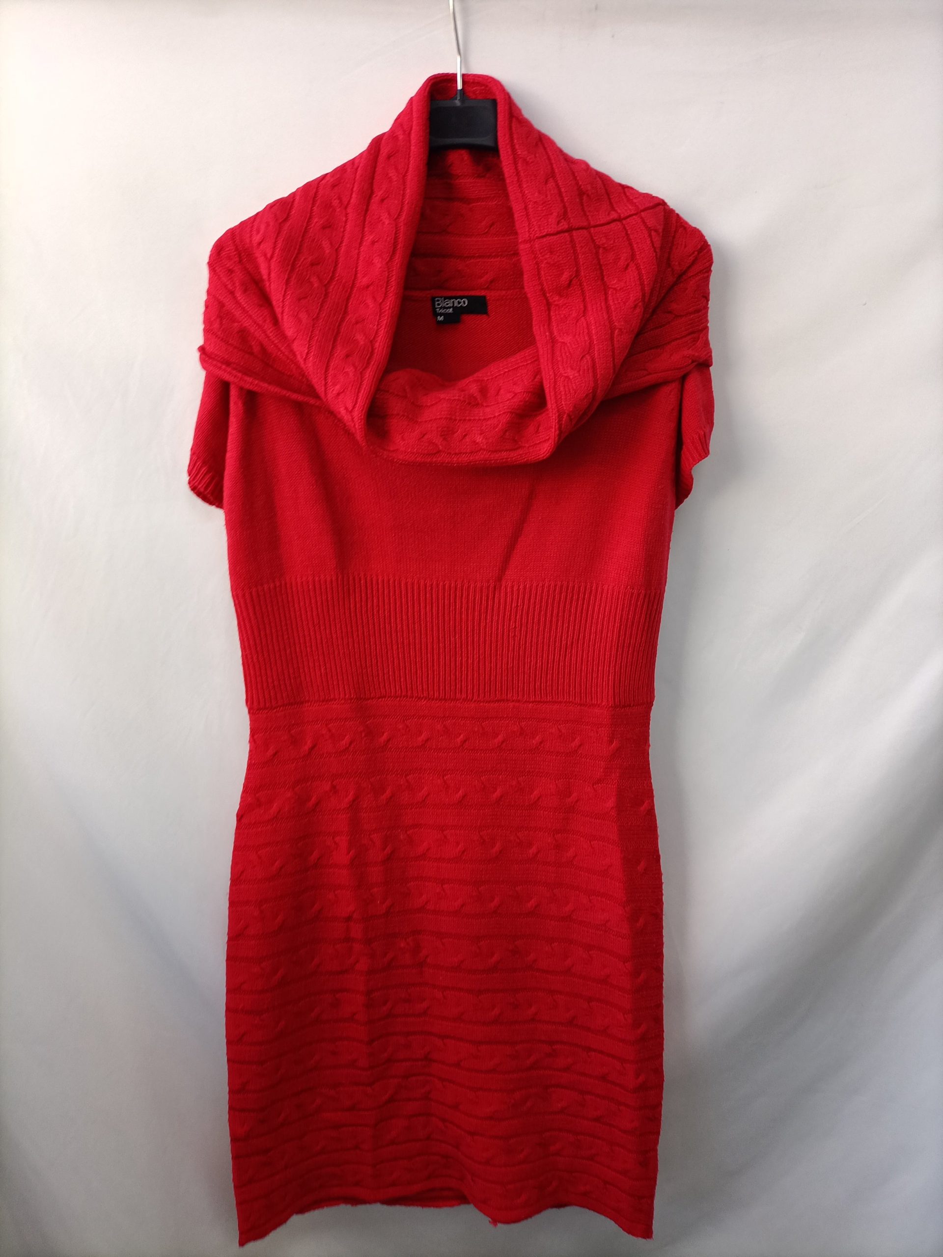 BLANCO. Vestido punto rojo T.m