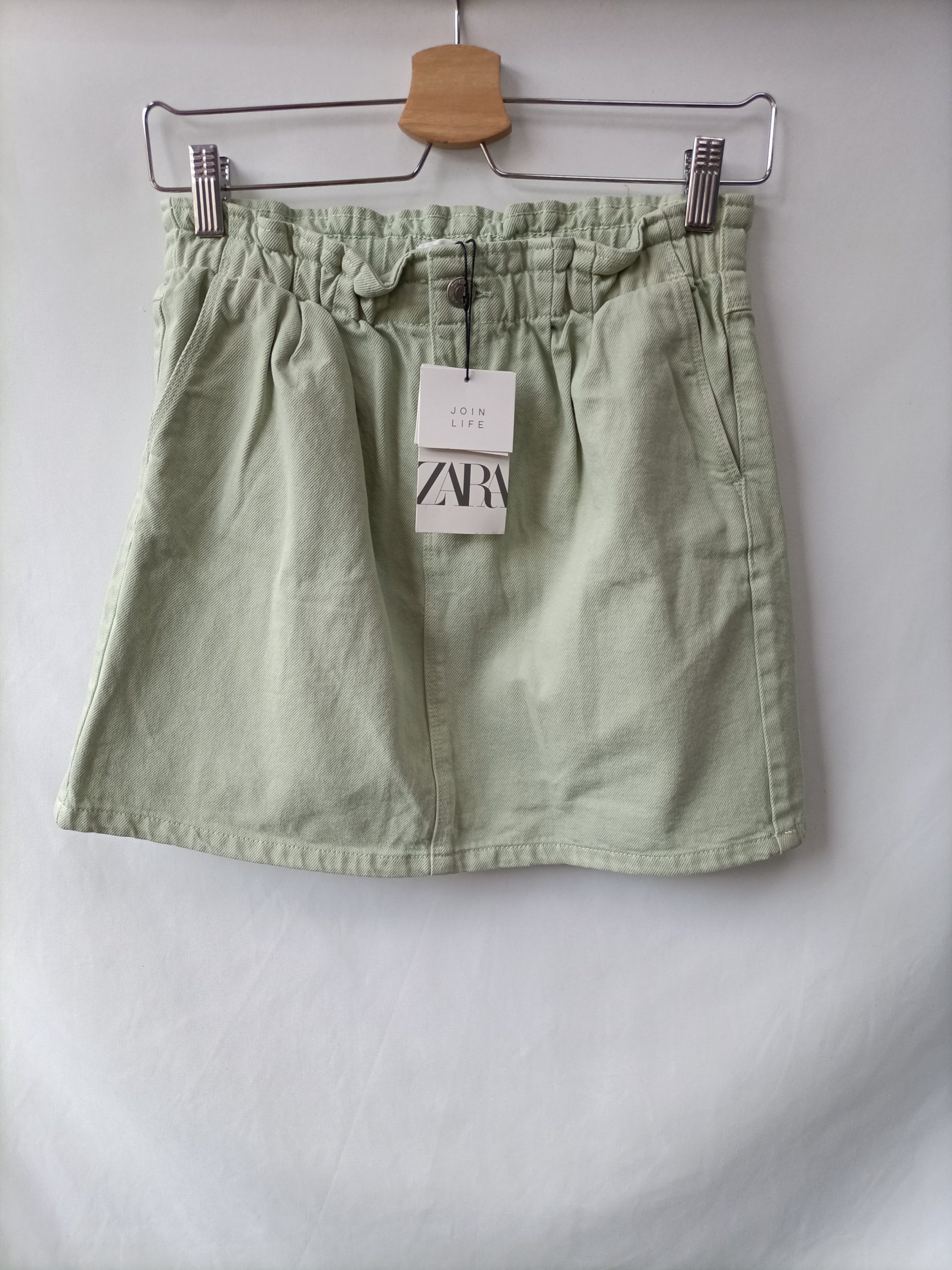 ZARA. Falda verde slouchy T.13/14