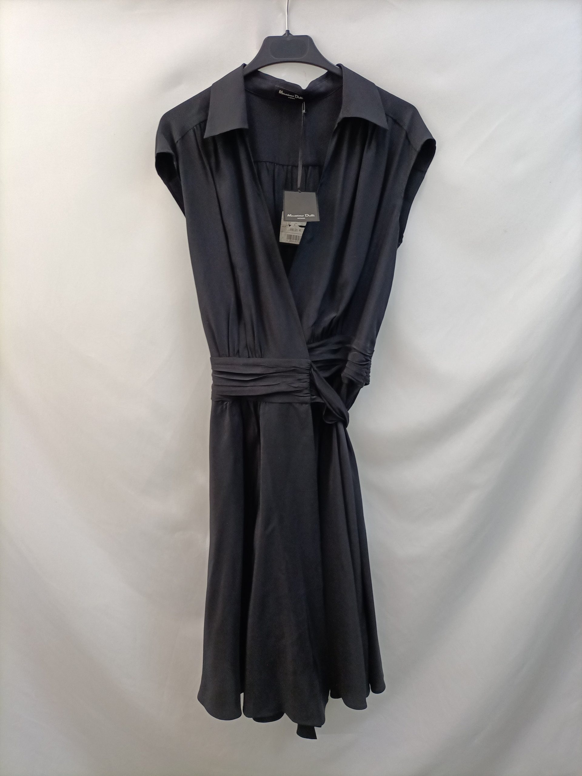 MASSIMO DUTTI. Vestido midi seda T.38