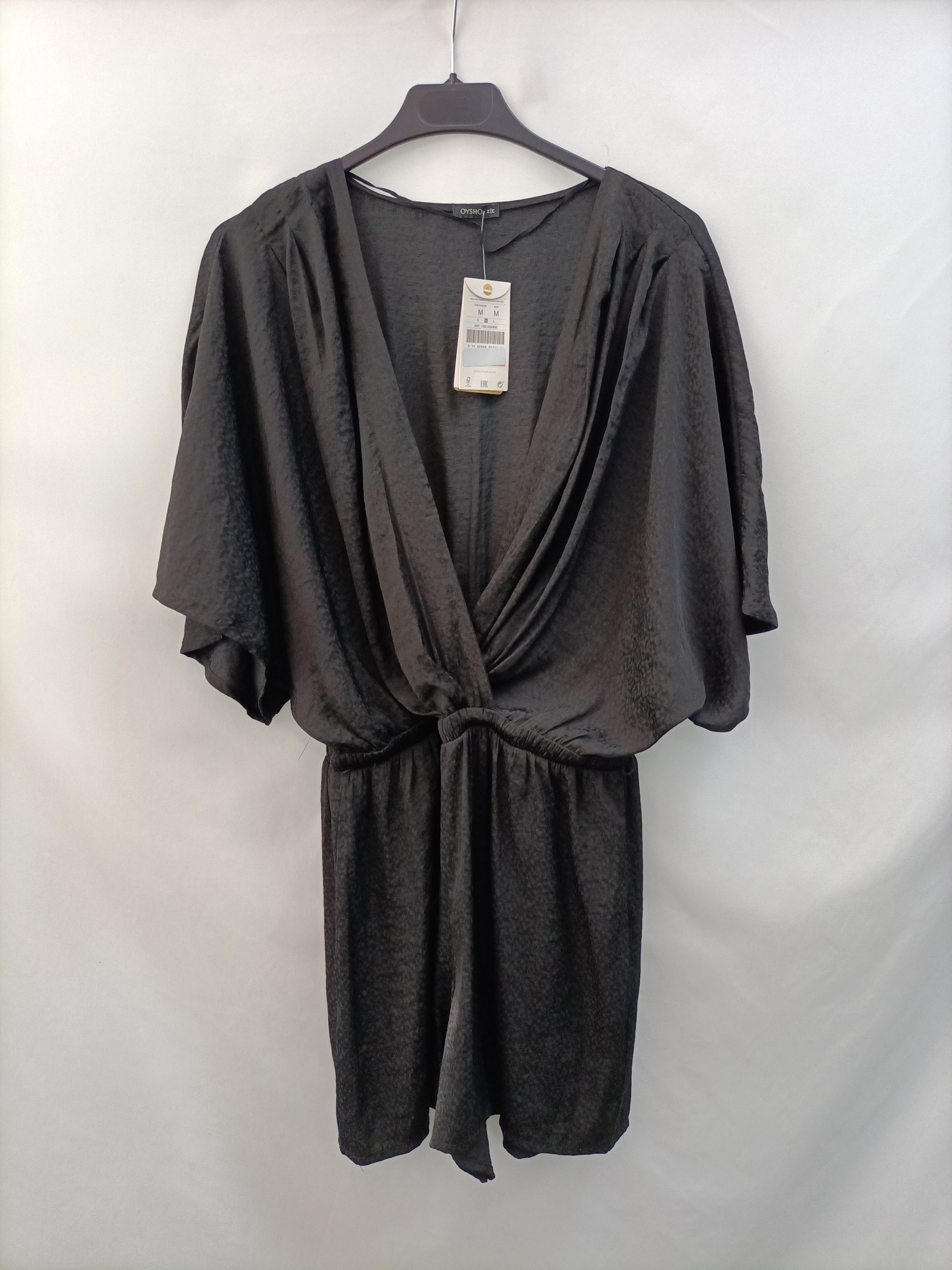 OYSHO. Mono corto negro T.m