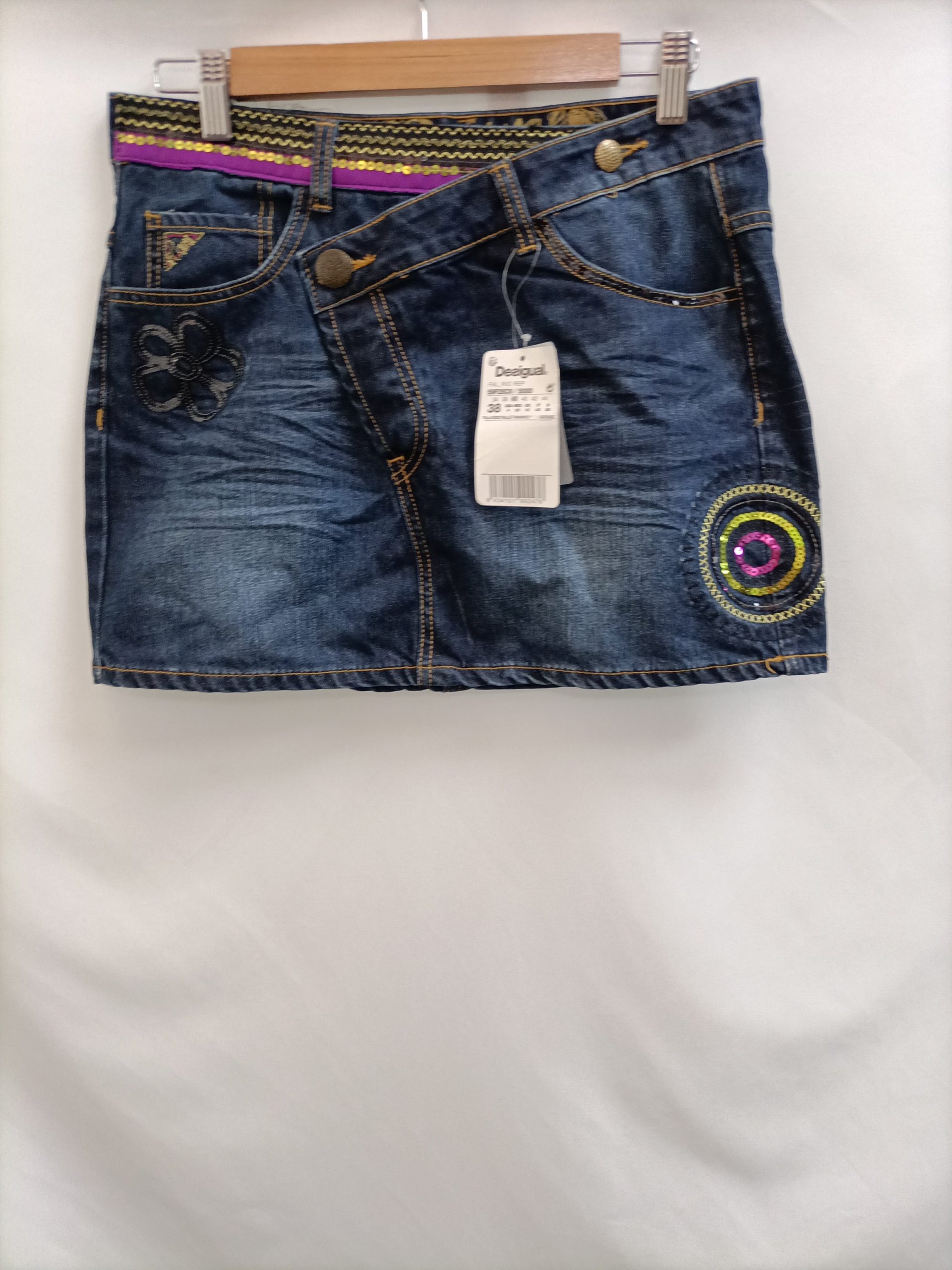 DESIGUAL. Falda lentejuelas T.38