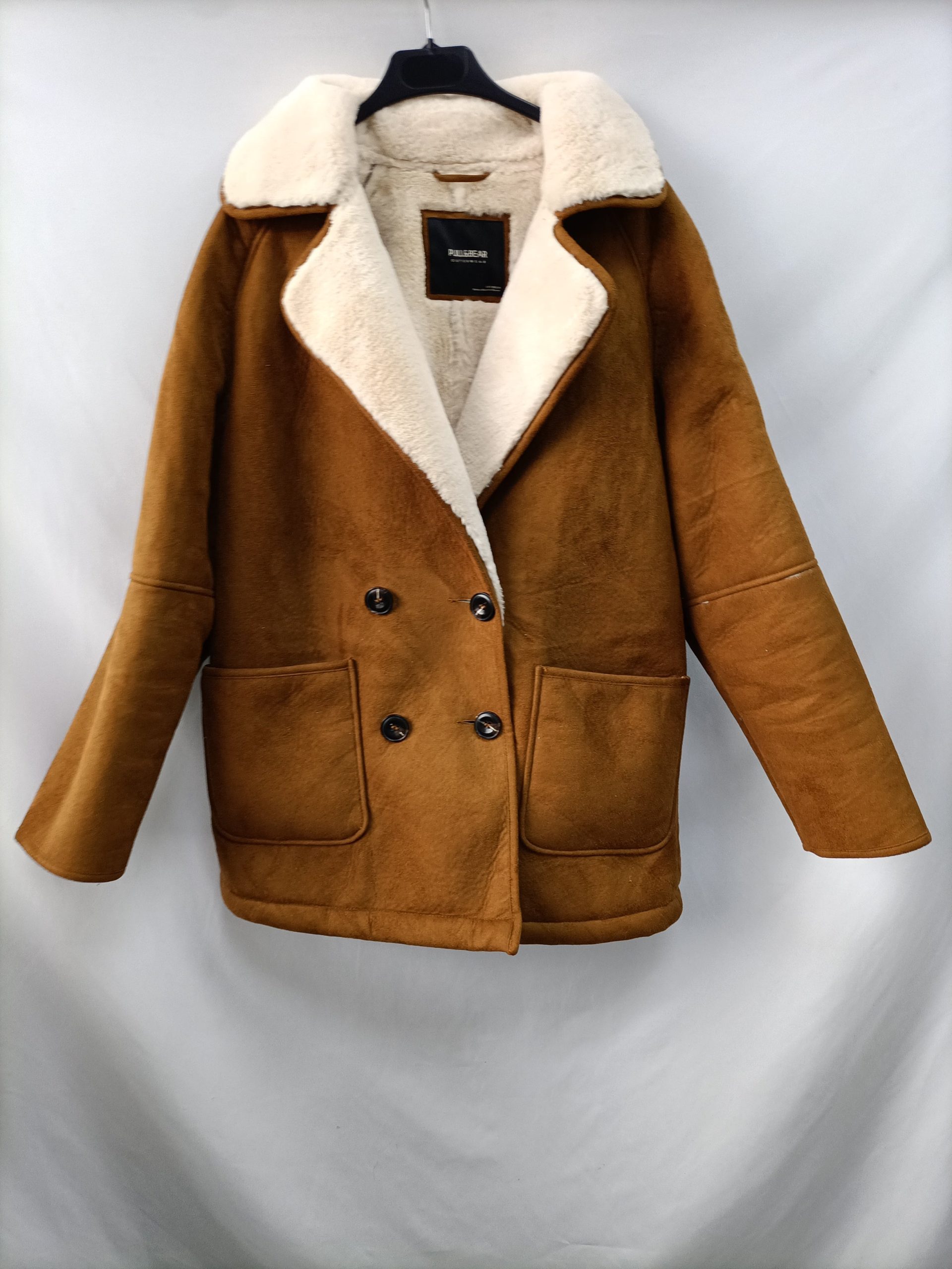 PULL&BEAR. Abrigo Antelina Camel T.s