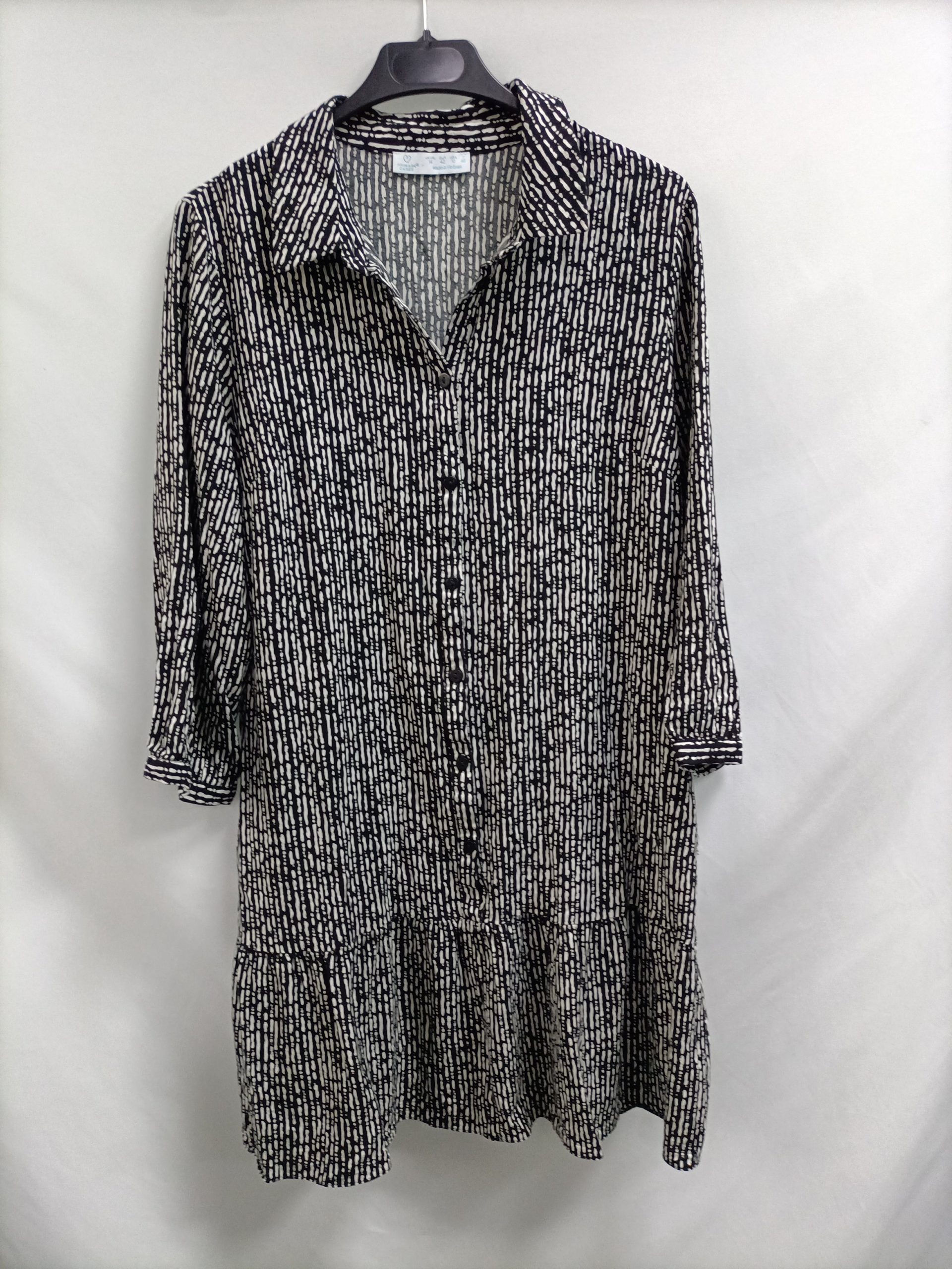 PRIMARK. Vestido corto negro y blanco T.42