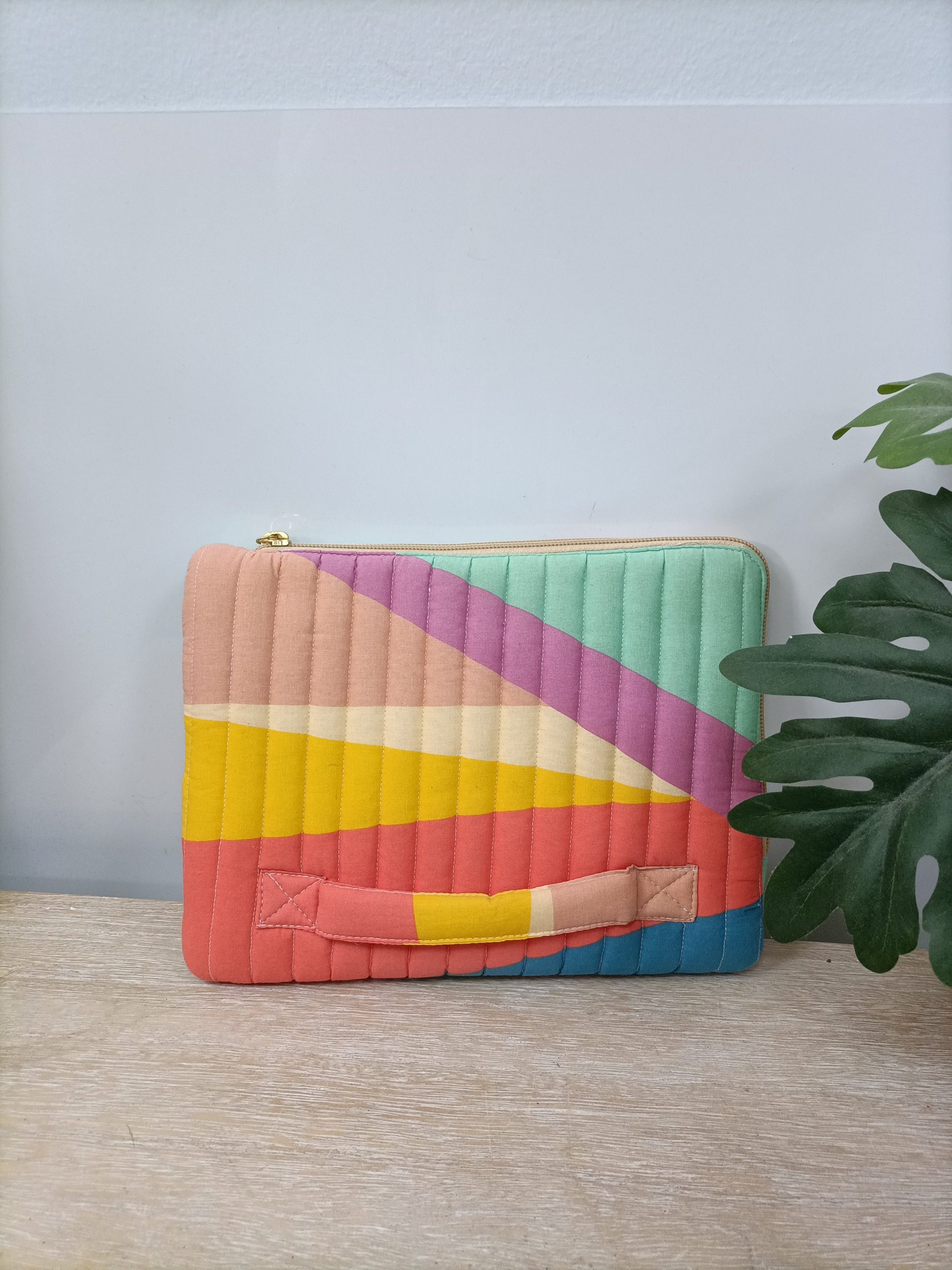 ZARA. Bolso de mano colores