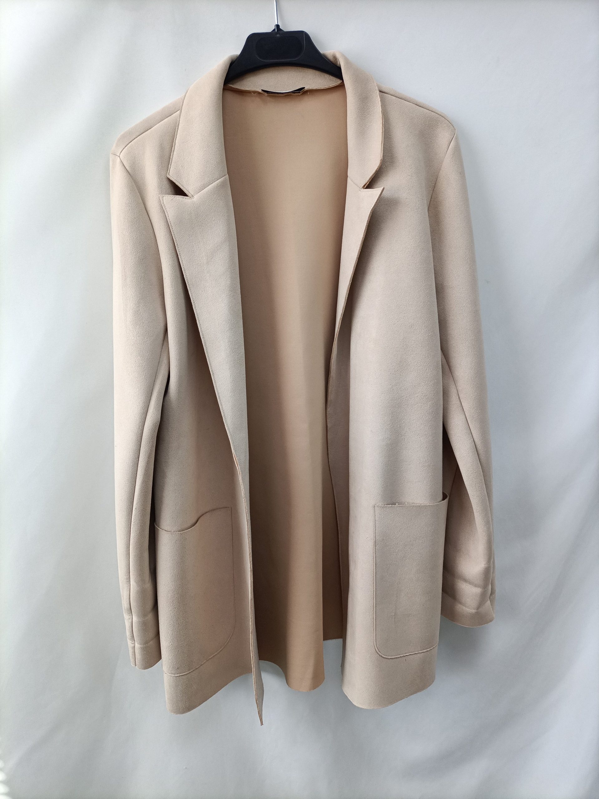ZARA. Chaqueta beige antelina T.s