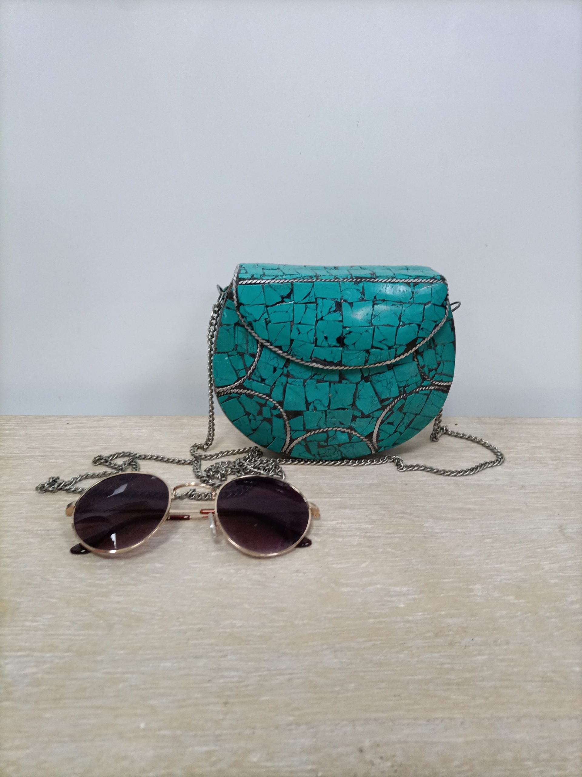 BLANCO. Bolso rígido azul (TARA)