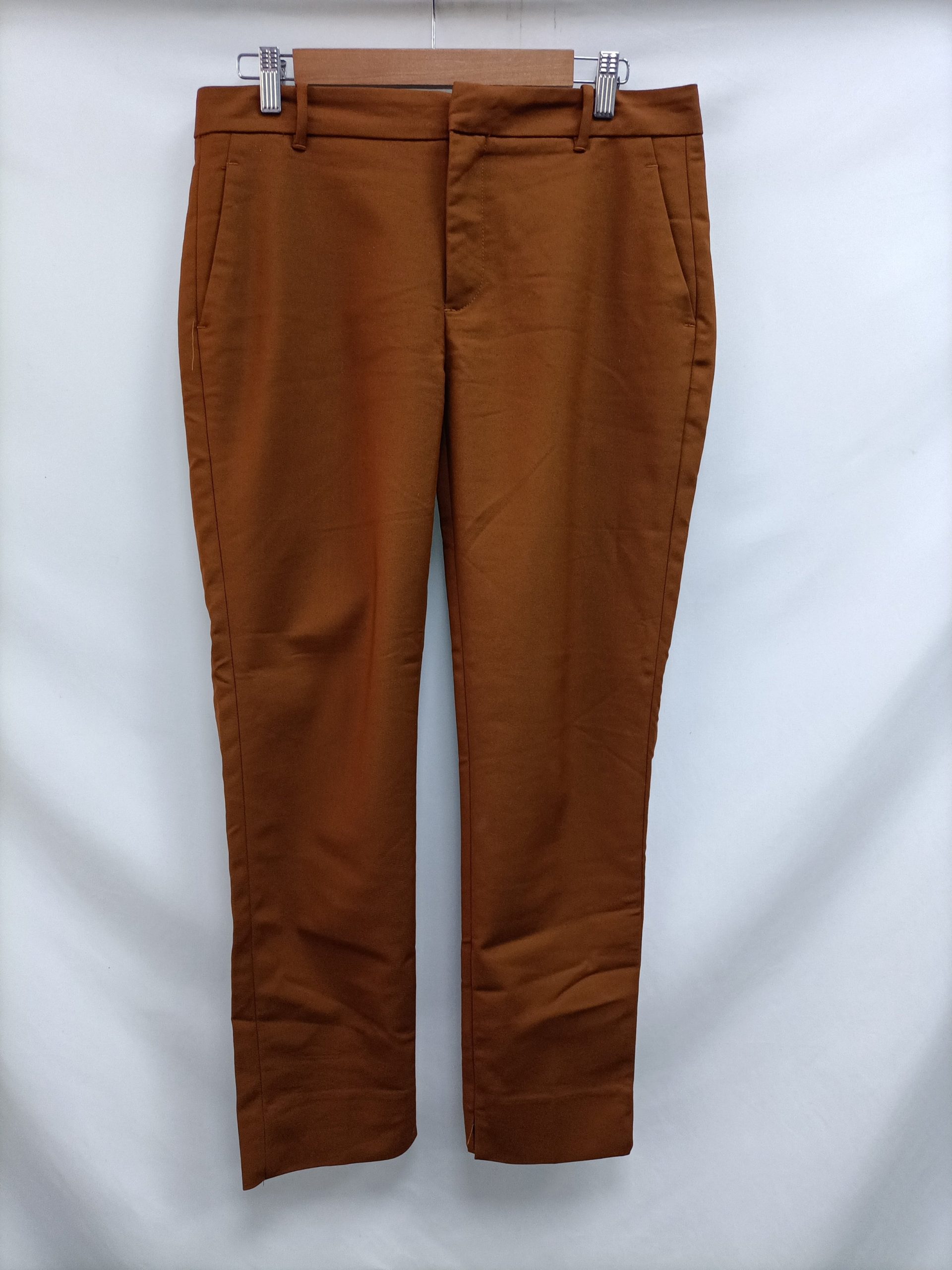 ZARA. Pantalón estilo chino marrón T.40