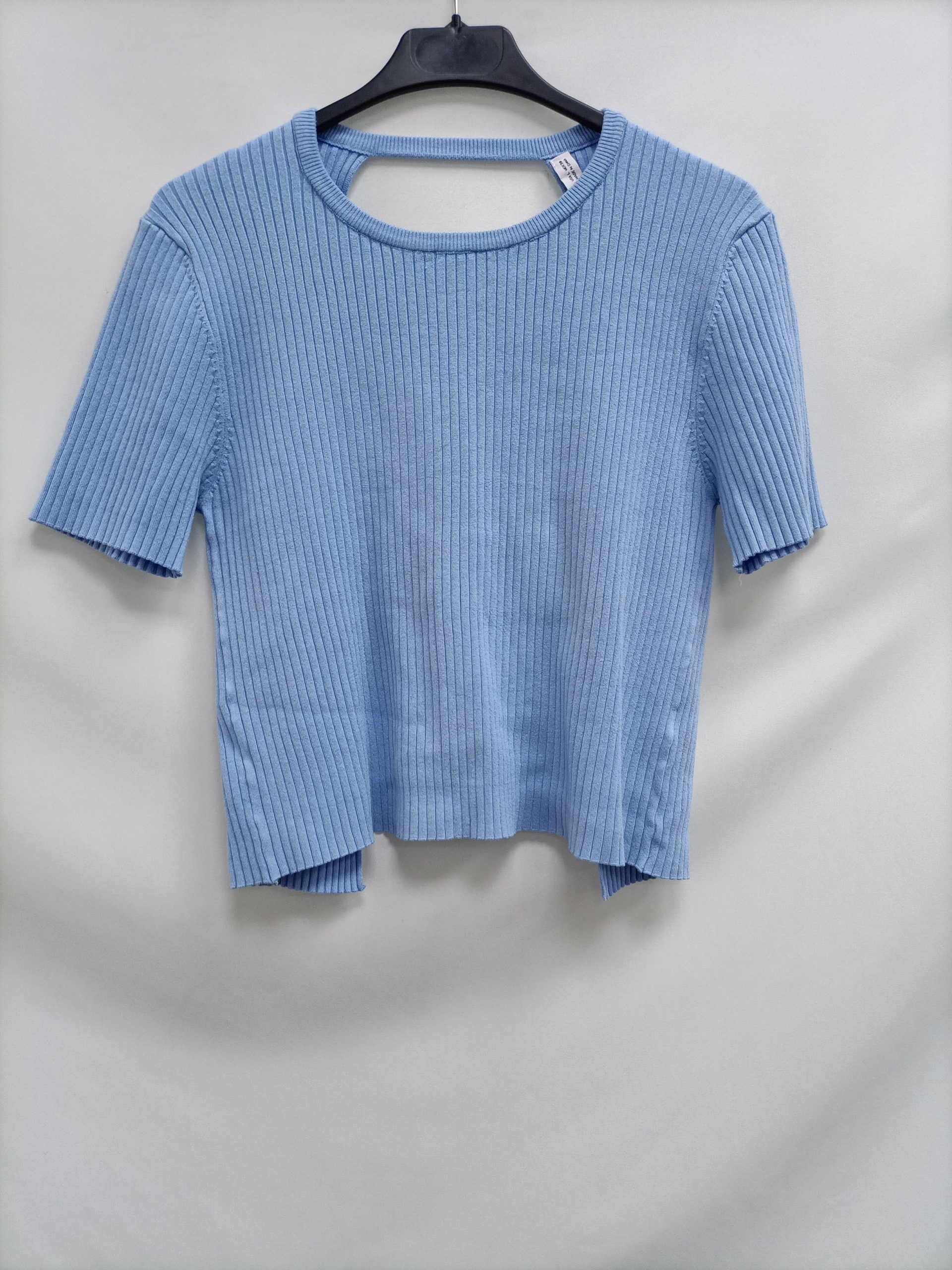 ZARA. Top canalé azul T.l
