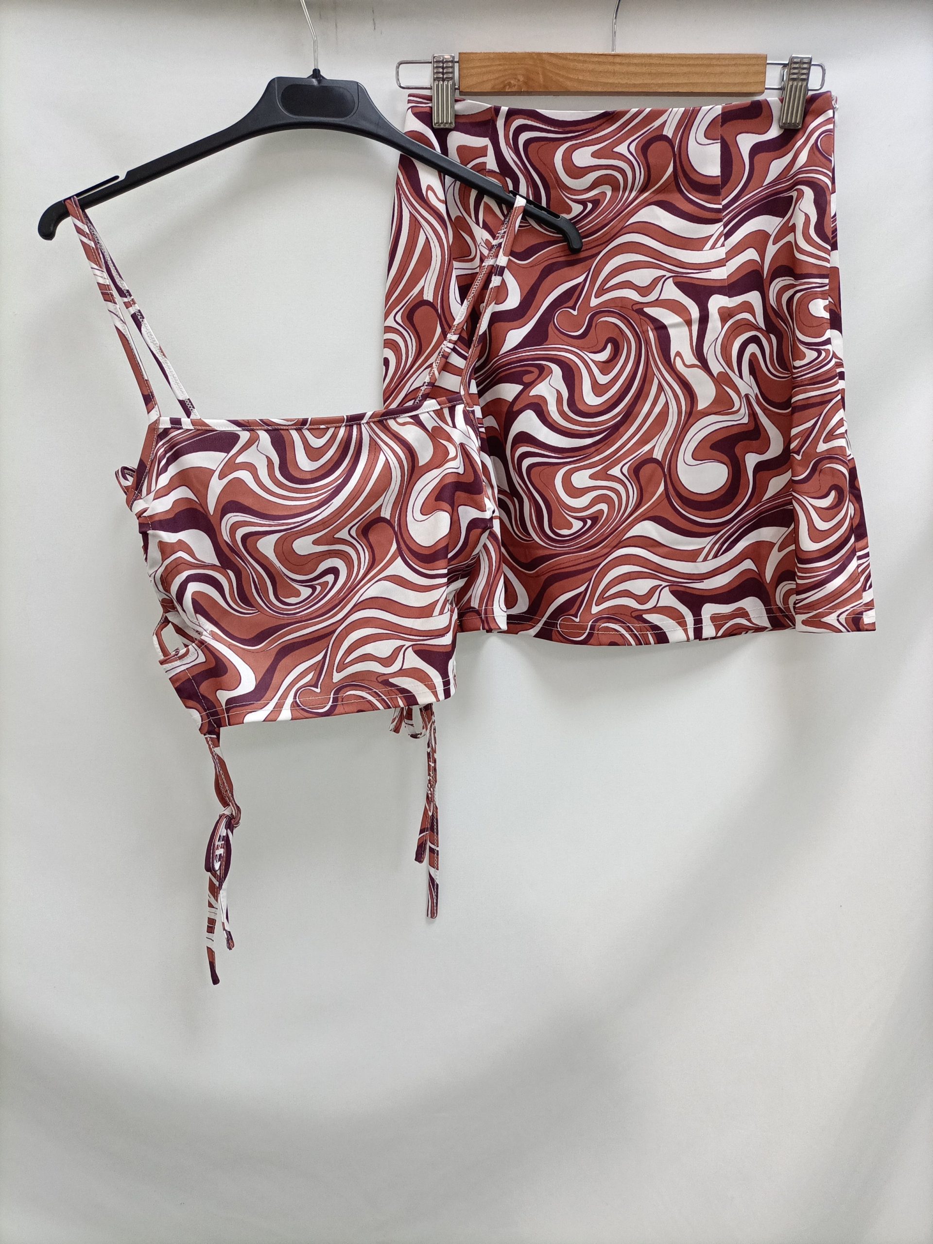 SHEIN. Total look retro T.s