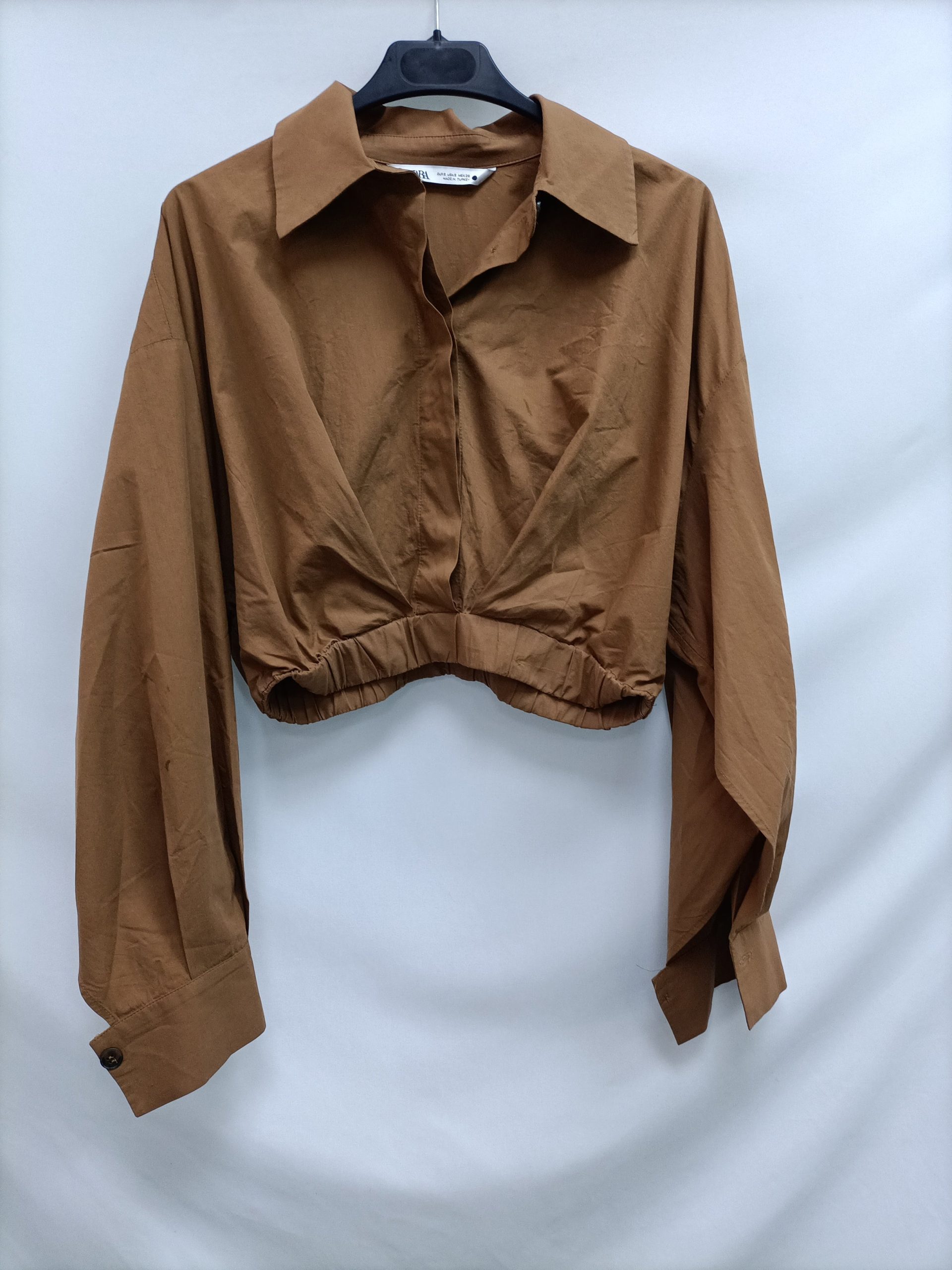 ZARA.Camisa camel crop T.S