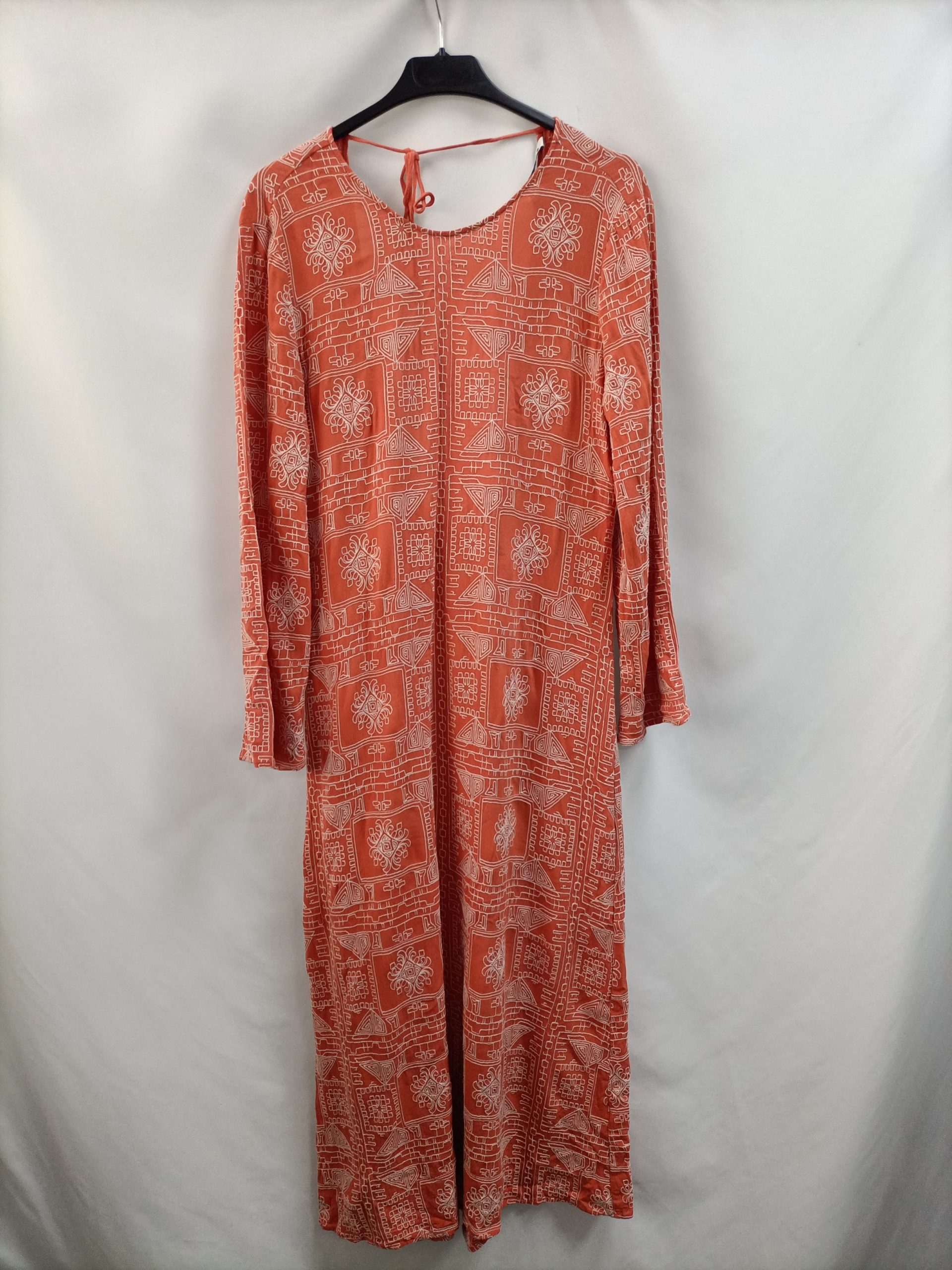 ZARA.Vestido midi bordado T.m