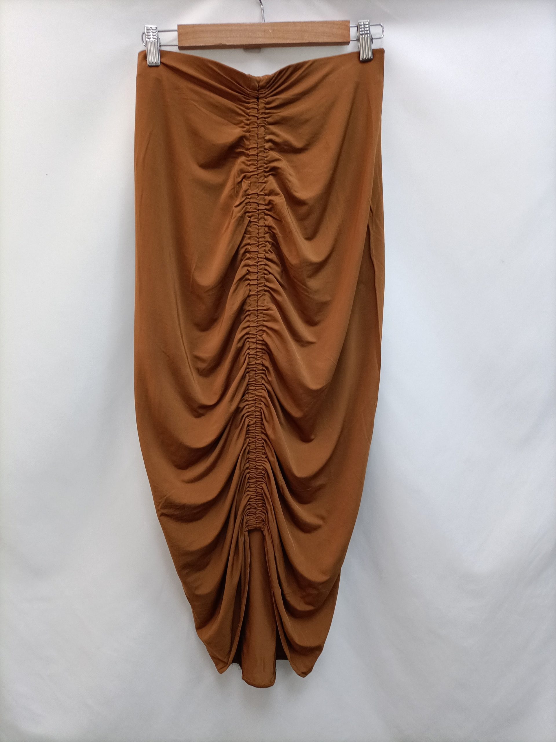 H&M. Falda camel T.s