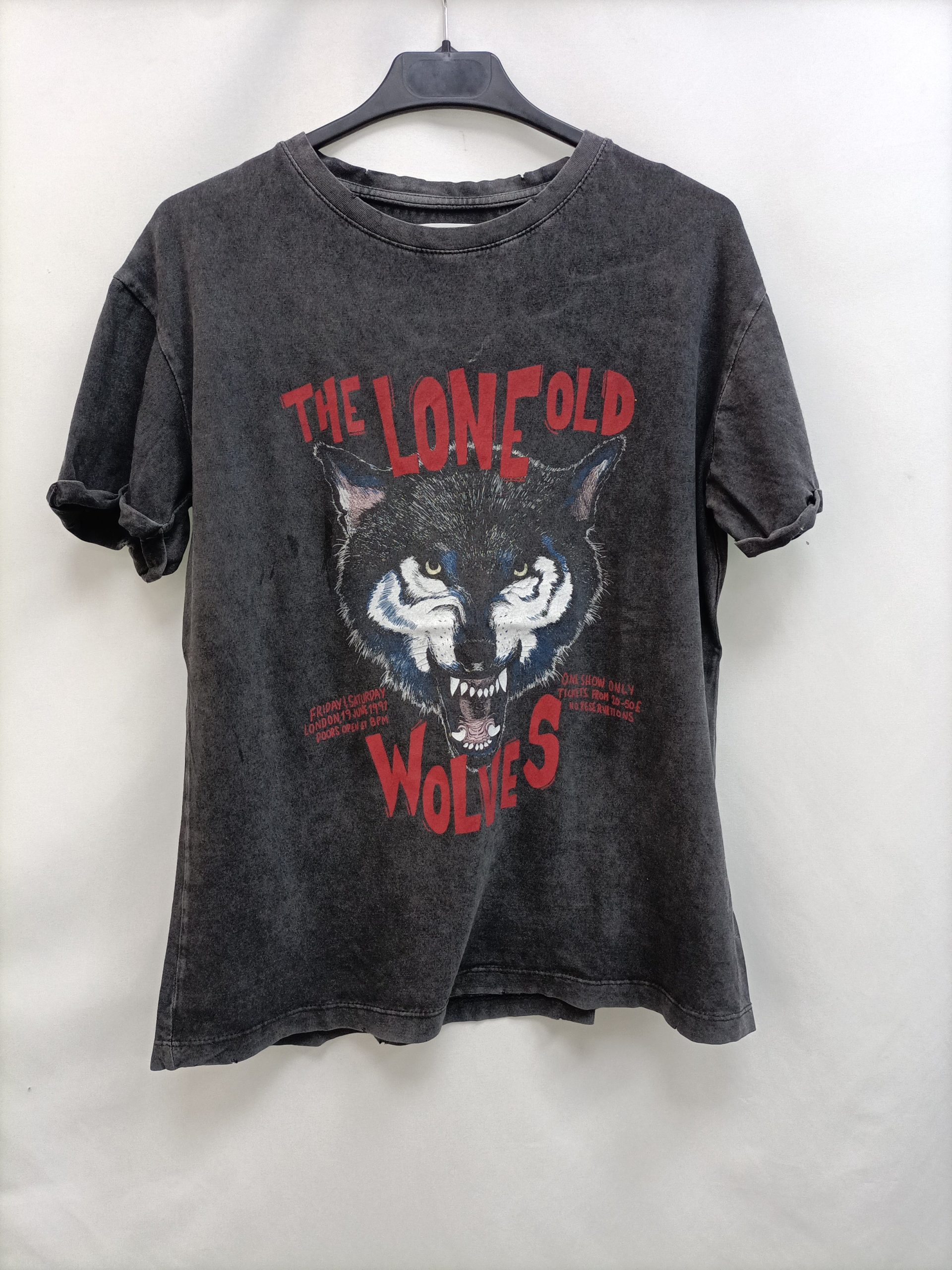 MANGO. Camiseta gris lobo T.s