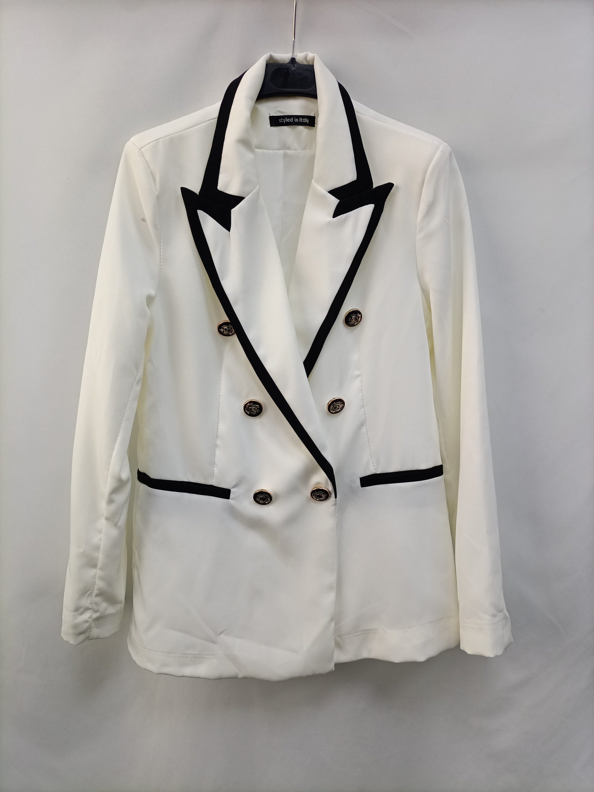 OTRAS. Blazer blanca botones T.m