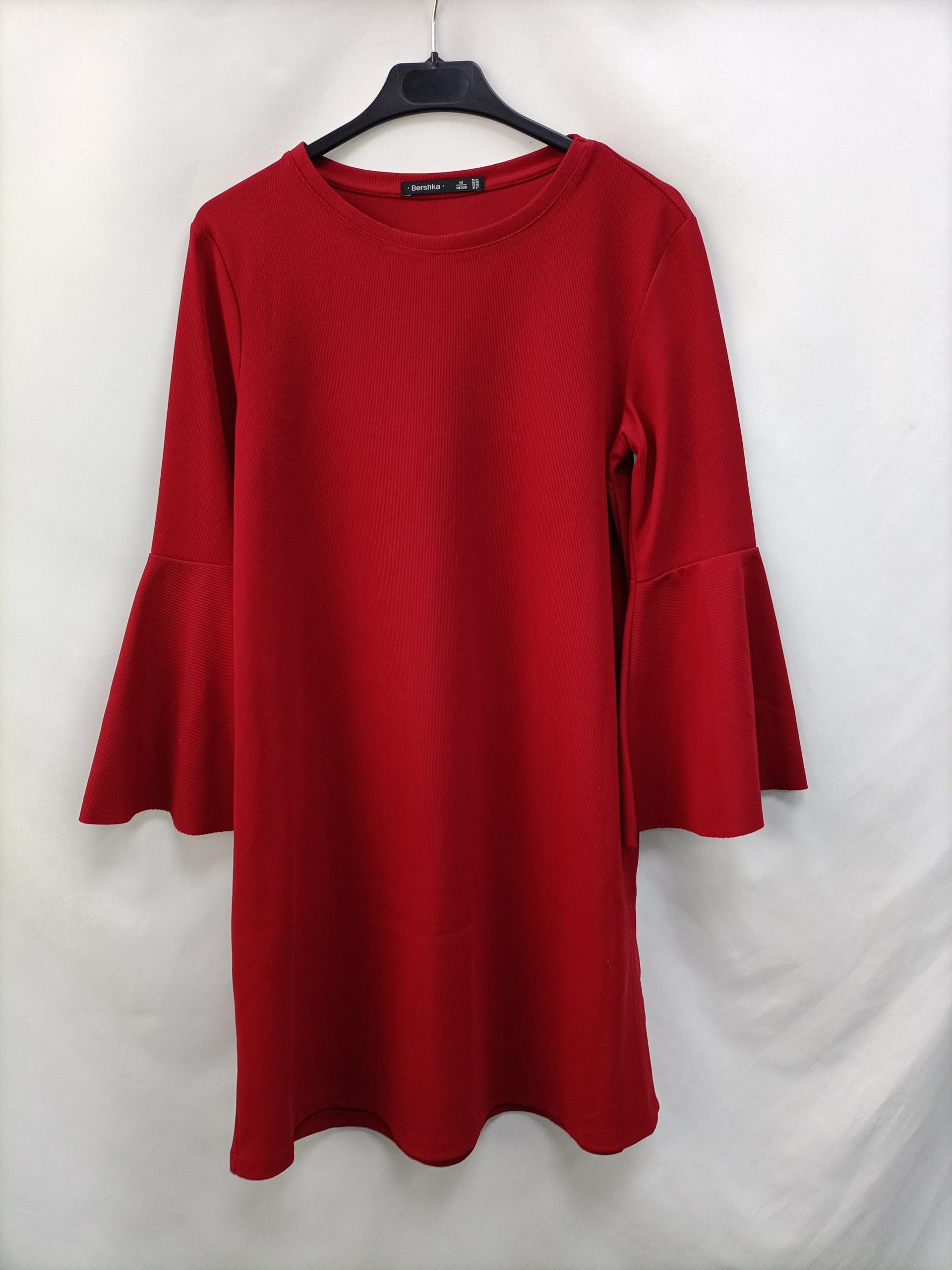 BERSHKA.Vestido punto burdeos T.M