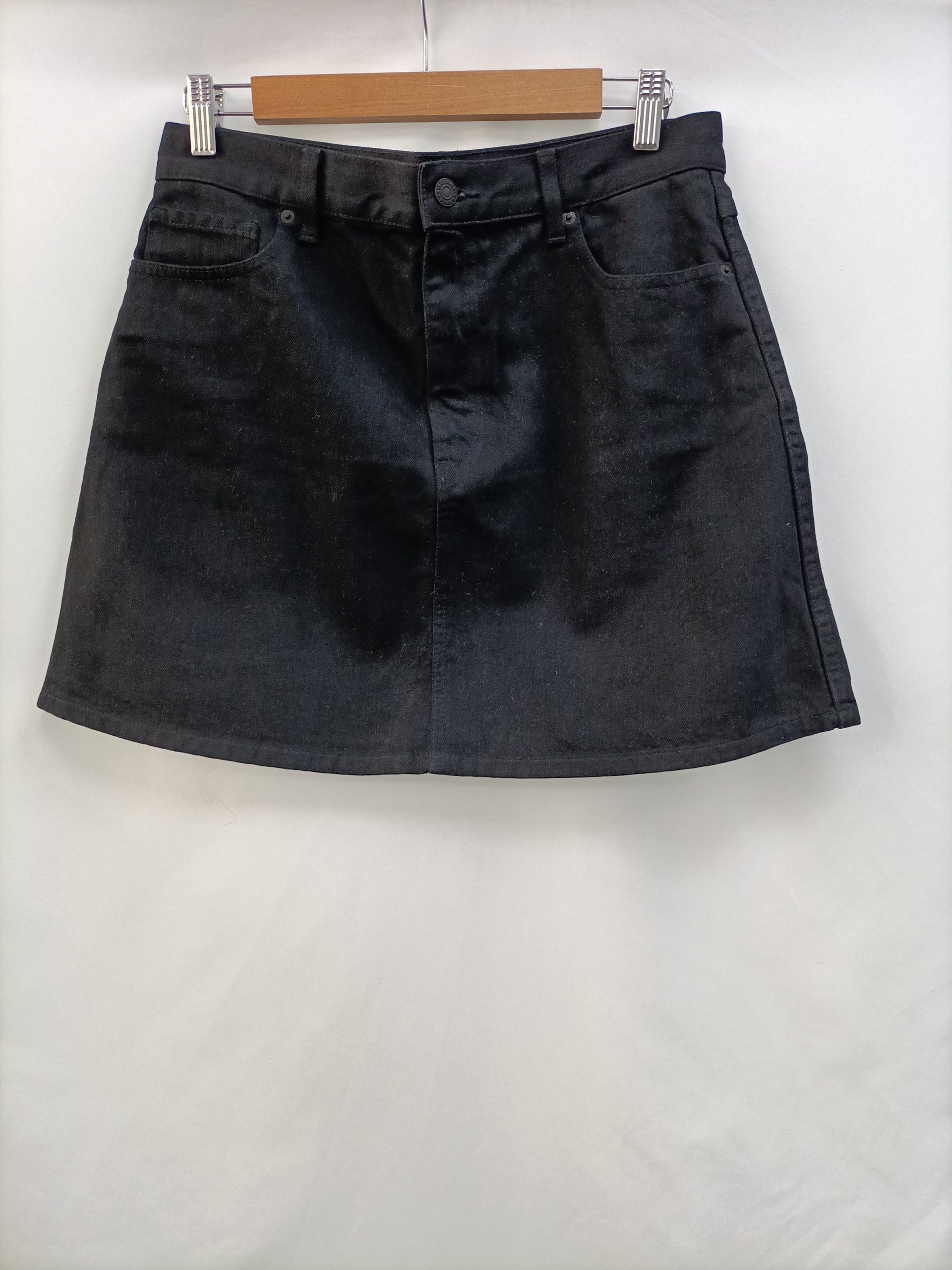 UNIQLO.Falda corta vaquera T.40