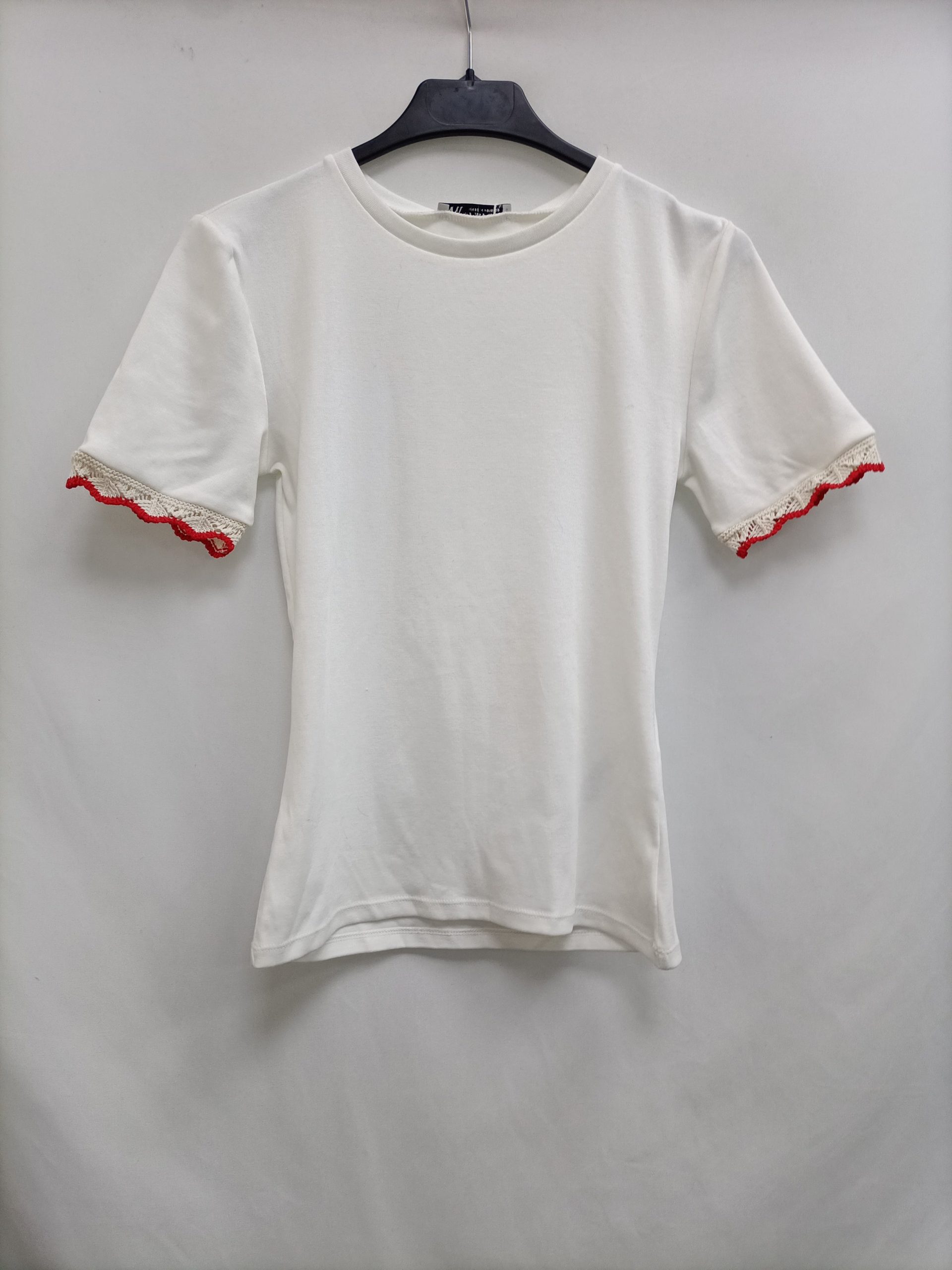 ZARA.Camiseta detalles croché T.s
