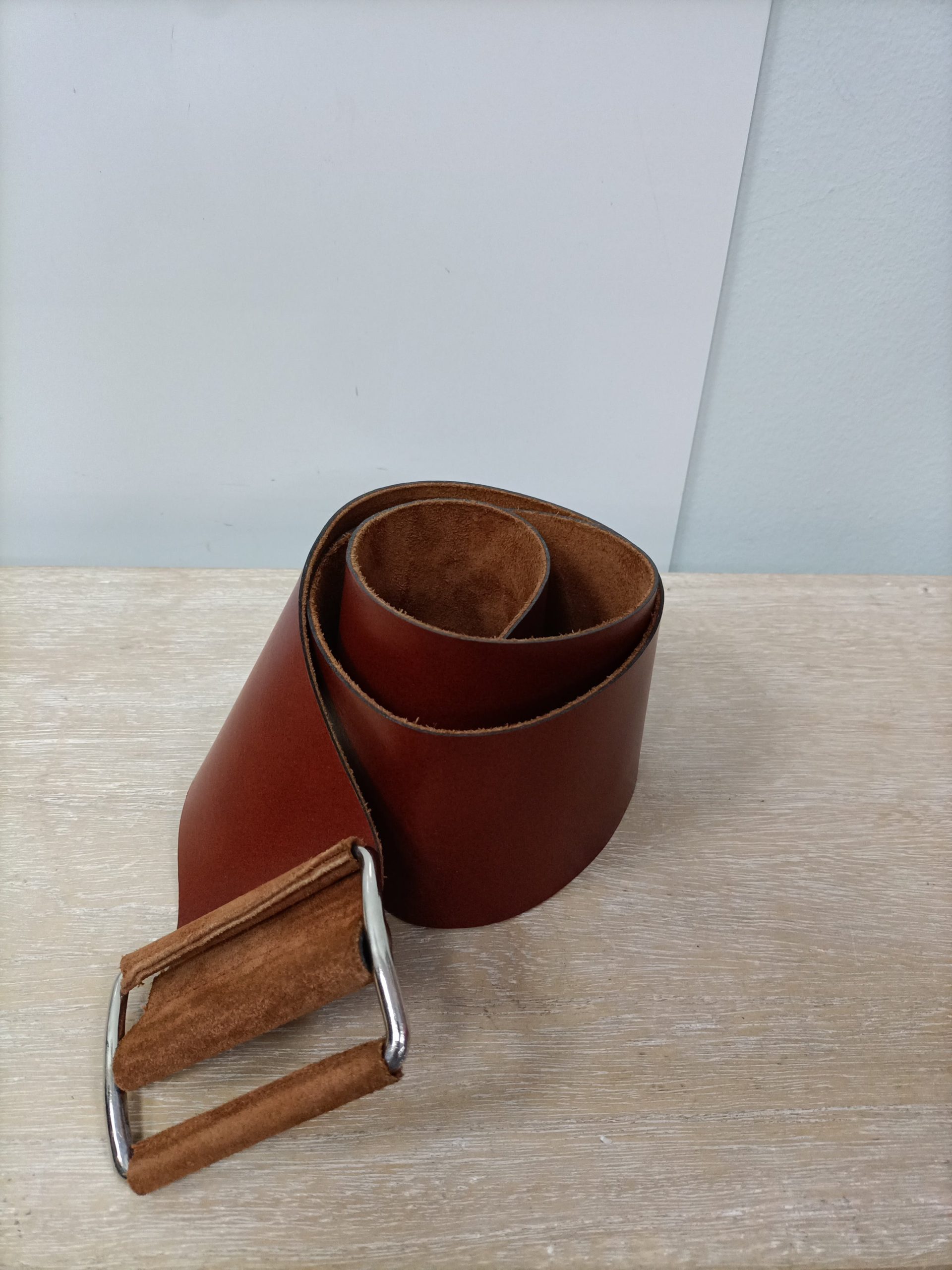 OTRAS. Cinturón camel