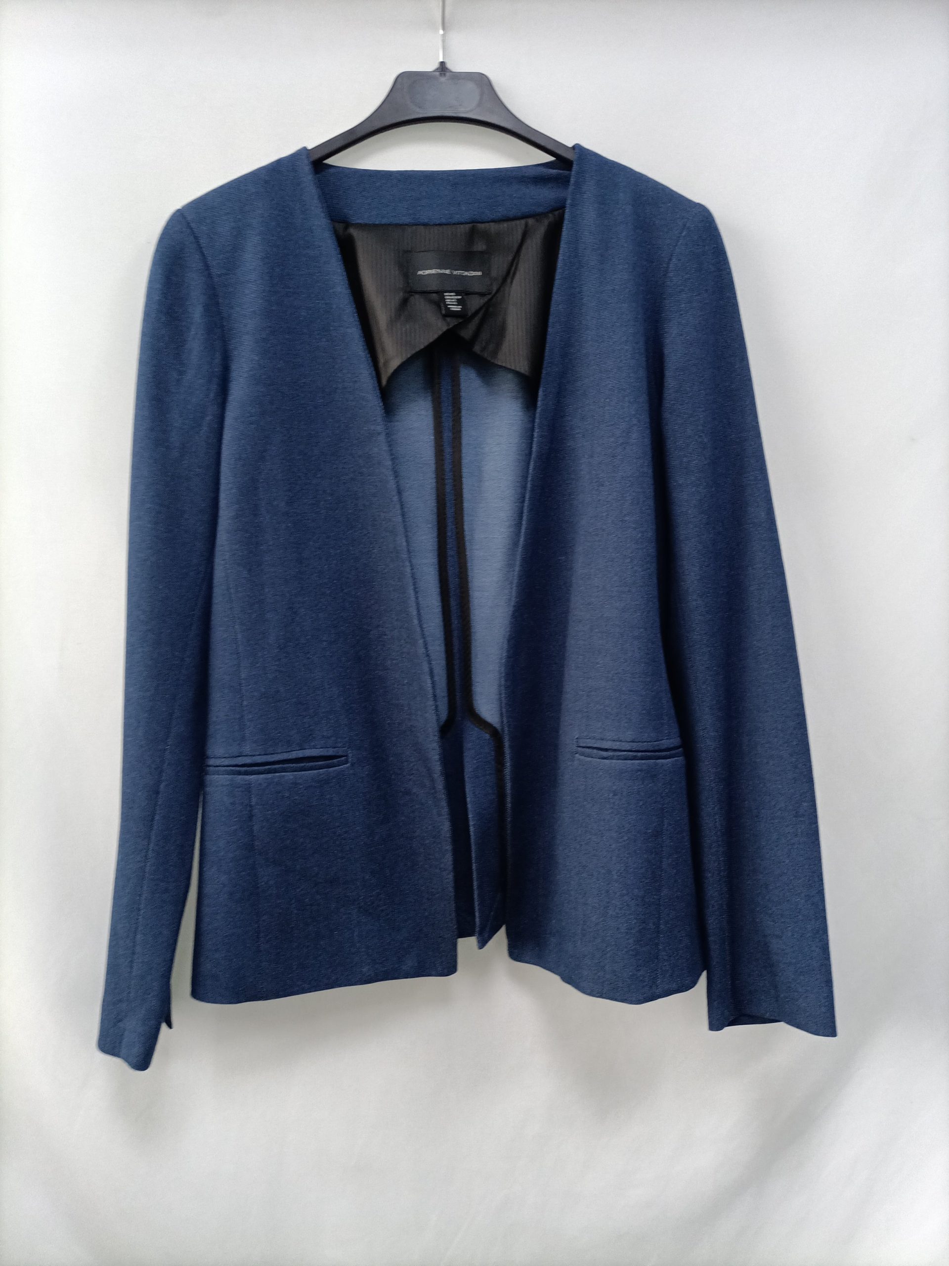 ADRIENNE VITTADINO. Blazer azul fluida T.xs