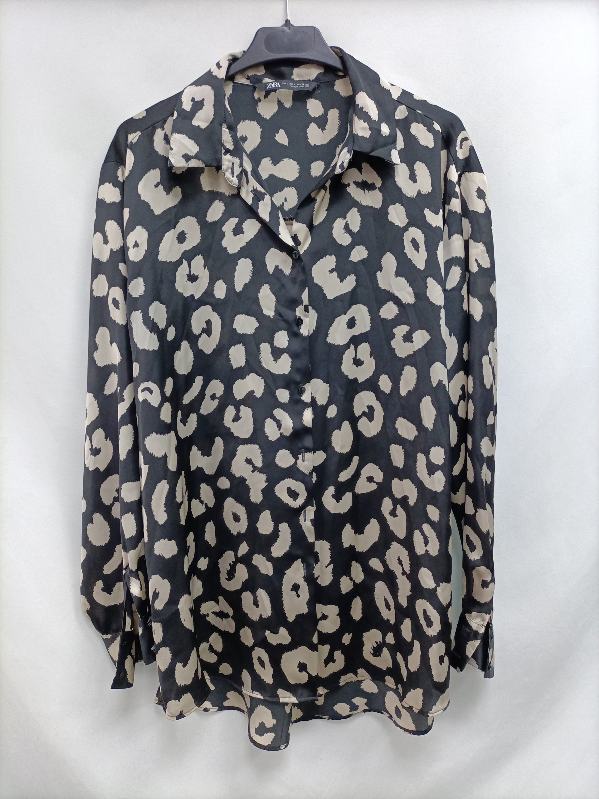 ZARA.Blusa fluida animal print T.L