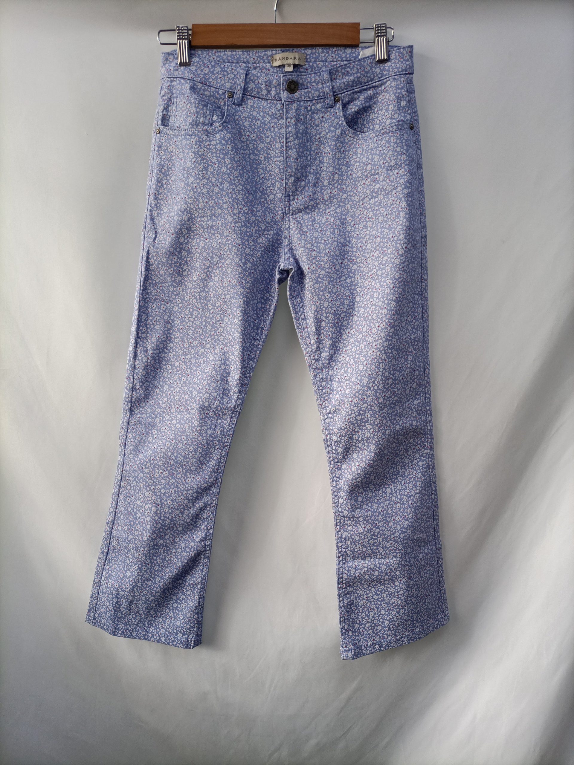 DANDARA. Pantalón denim flores T.38