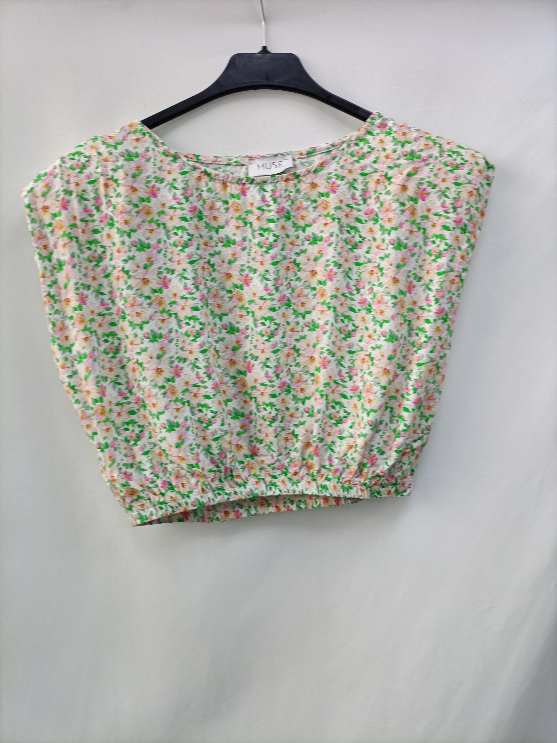 MUSE. Top flores hombreras T.m