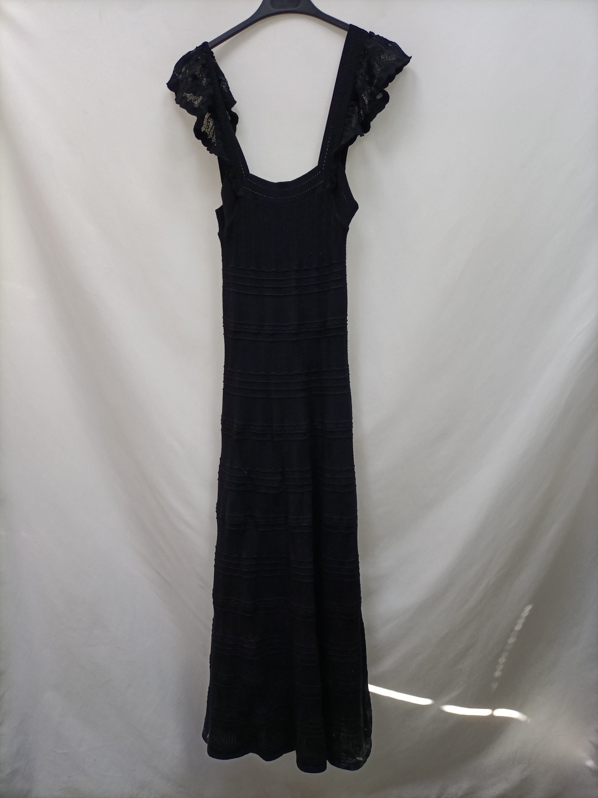 SEZANE. Vestido negro punto T.xs