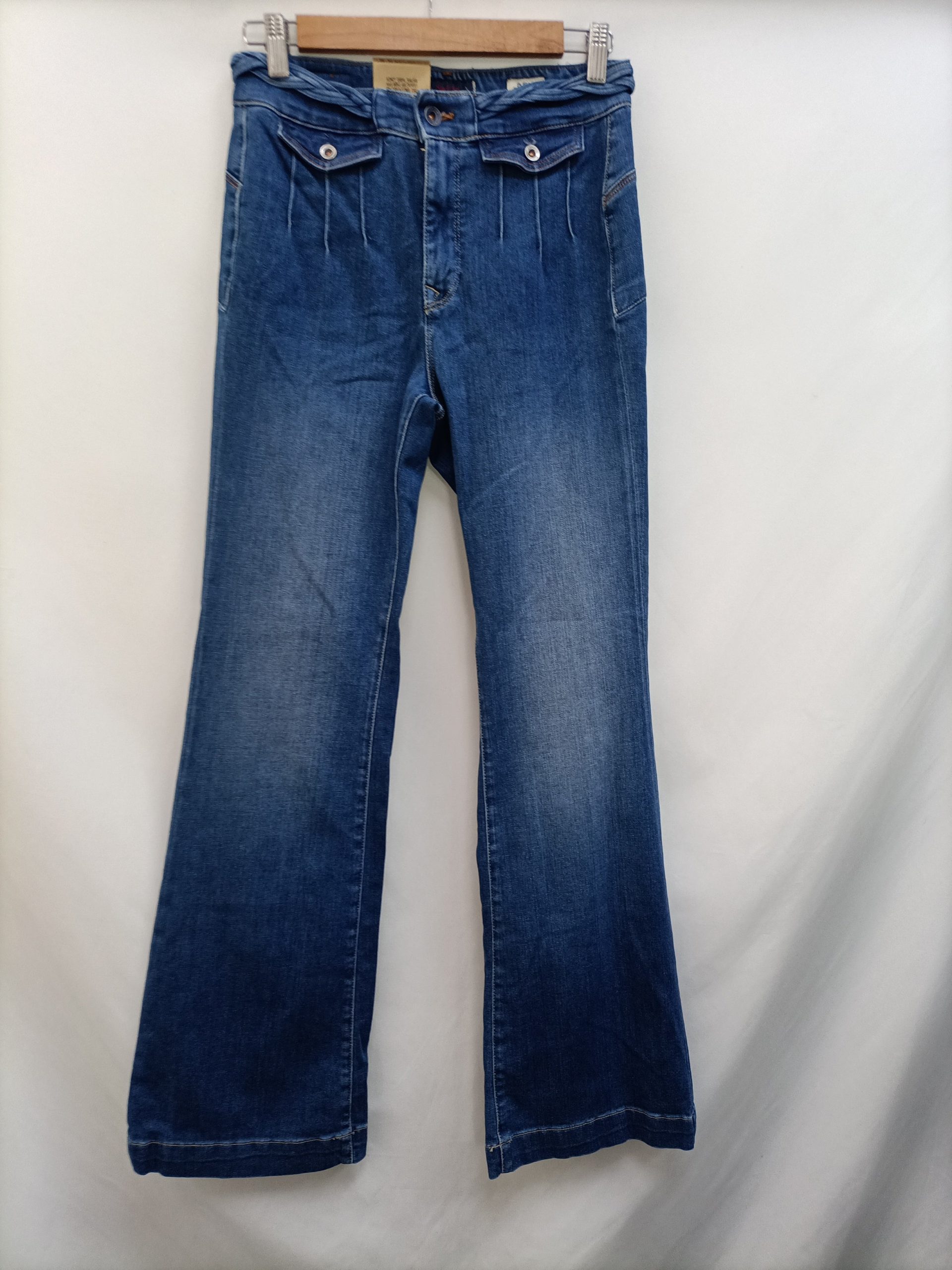 SALSA. Pantalón denim campana T.36
