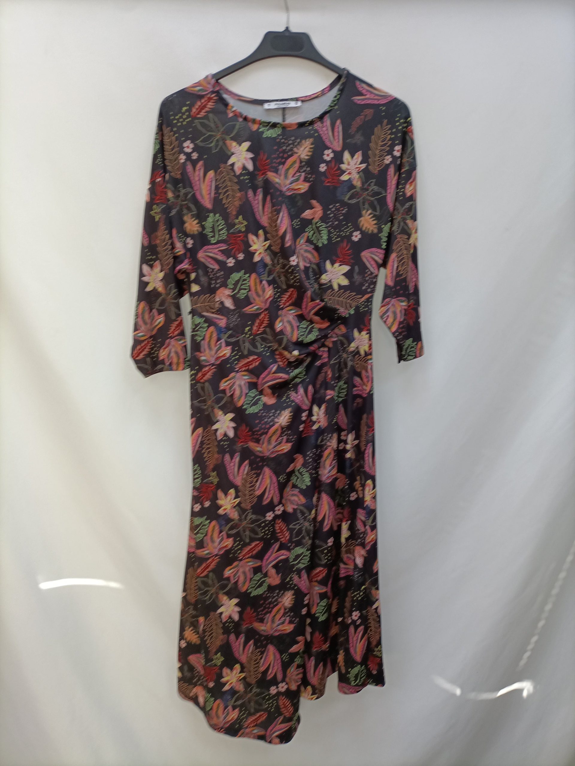 PULL&BEAR. Vestido midi negro flores T.s